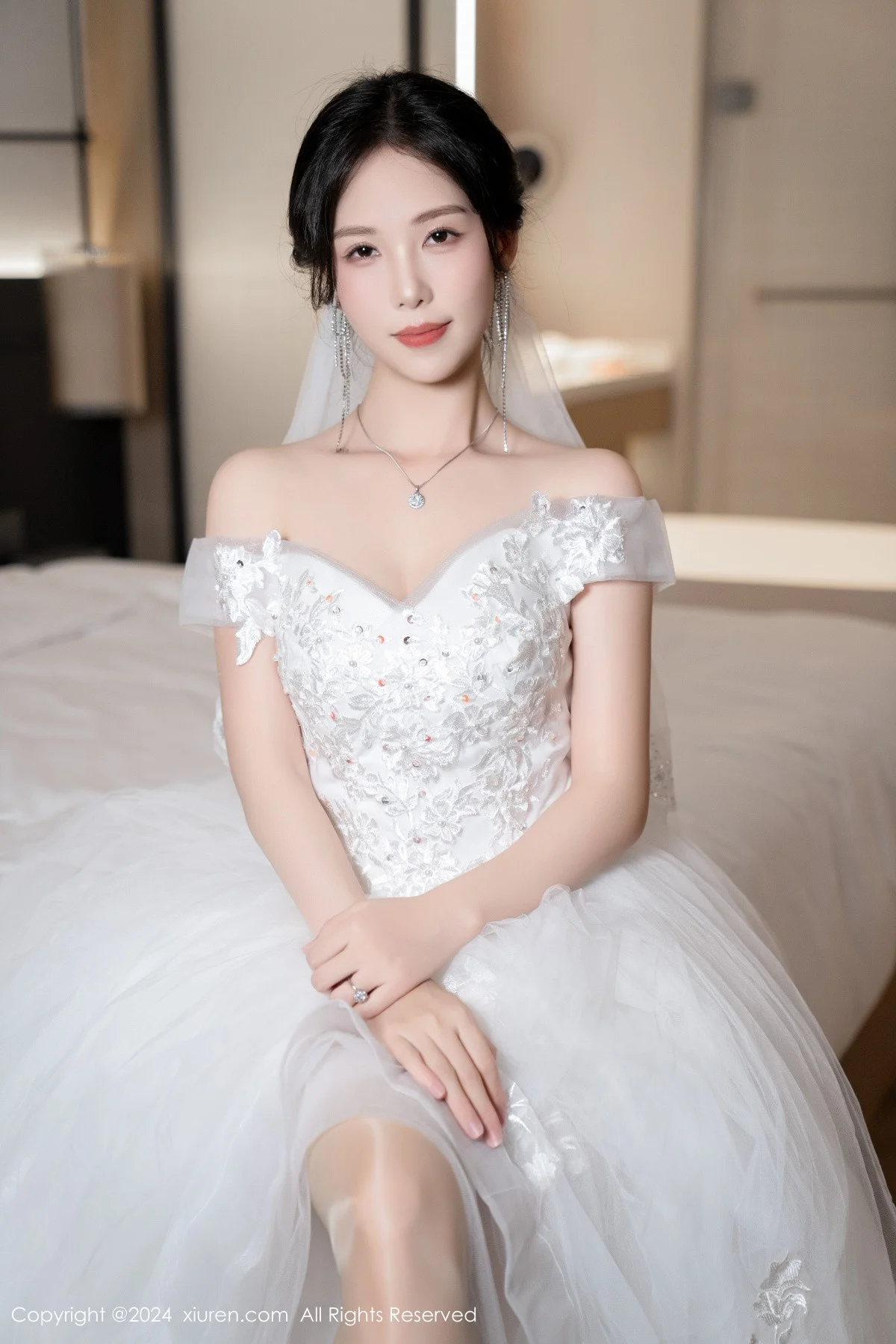 利世浴室场景性感白色婚纱配超薄肉丝秀完美身材绝美写真 第 41 张
