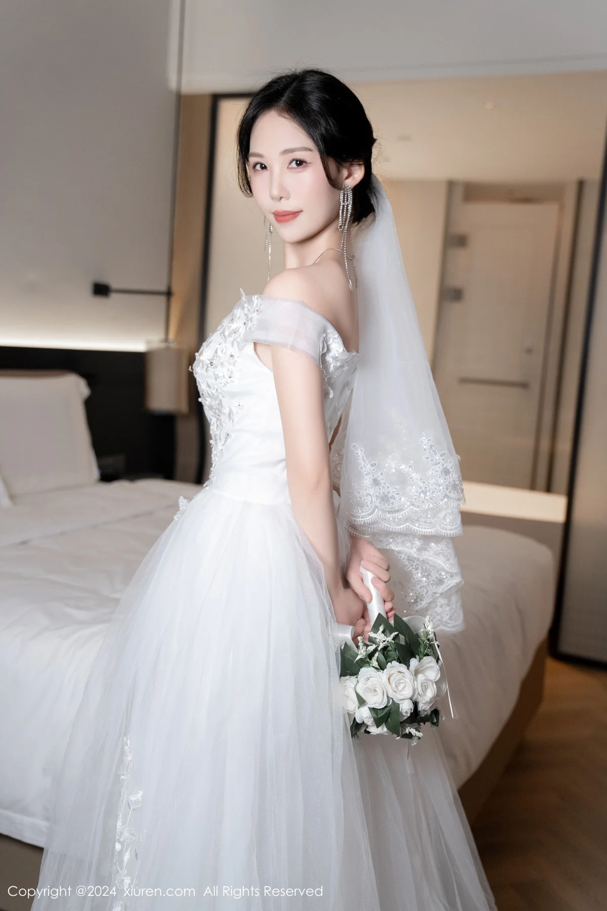 利世浴室场景性感白色婚纱配超薄肉丝秀完美身材绝美写真 第 45 张