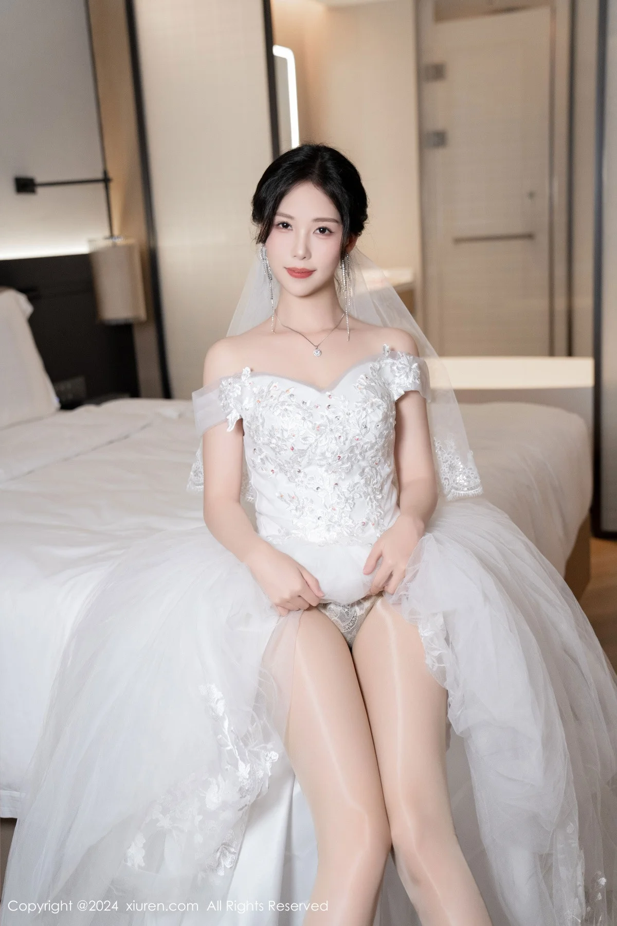 利世浴室场景性感白色婚纱配超薄肉丝秀完美身材绝美写真 第 64 张