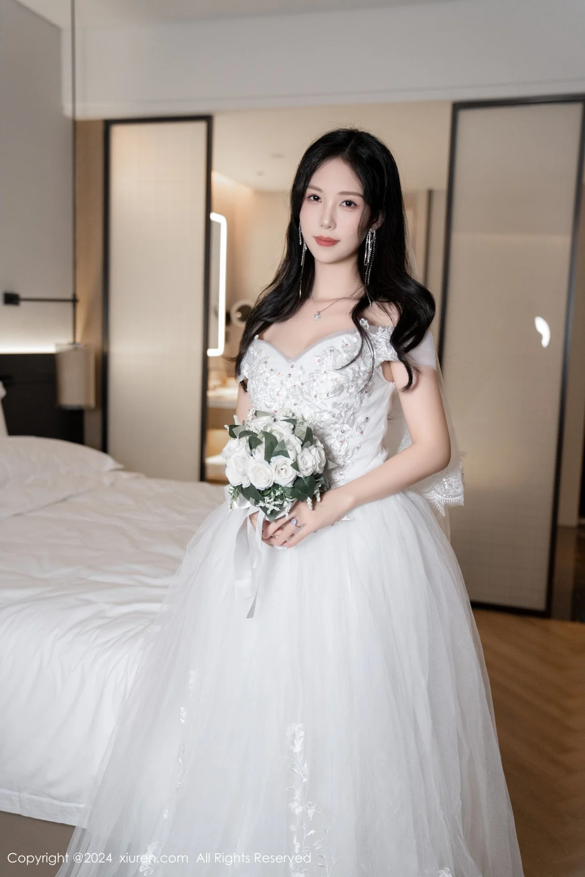 利世浴室场景性感白色婚纱配超薄肉丝秀完美身材绝美写真 第 73 张