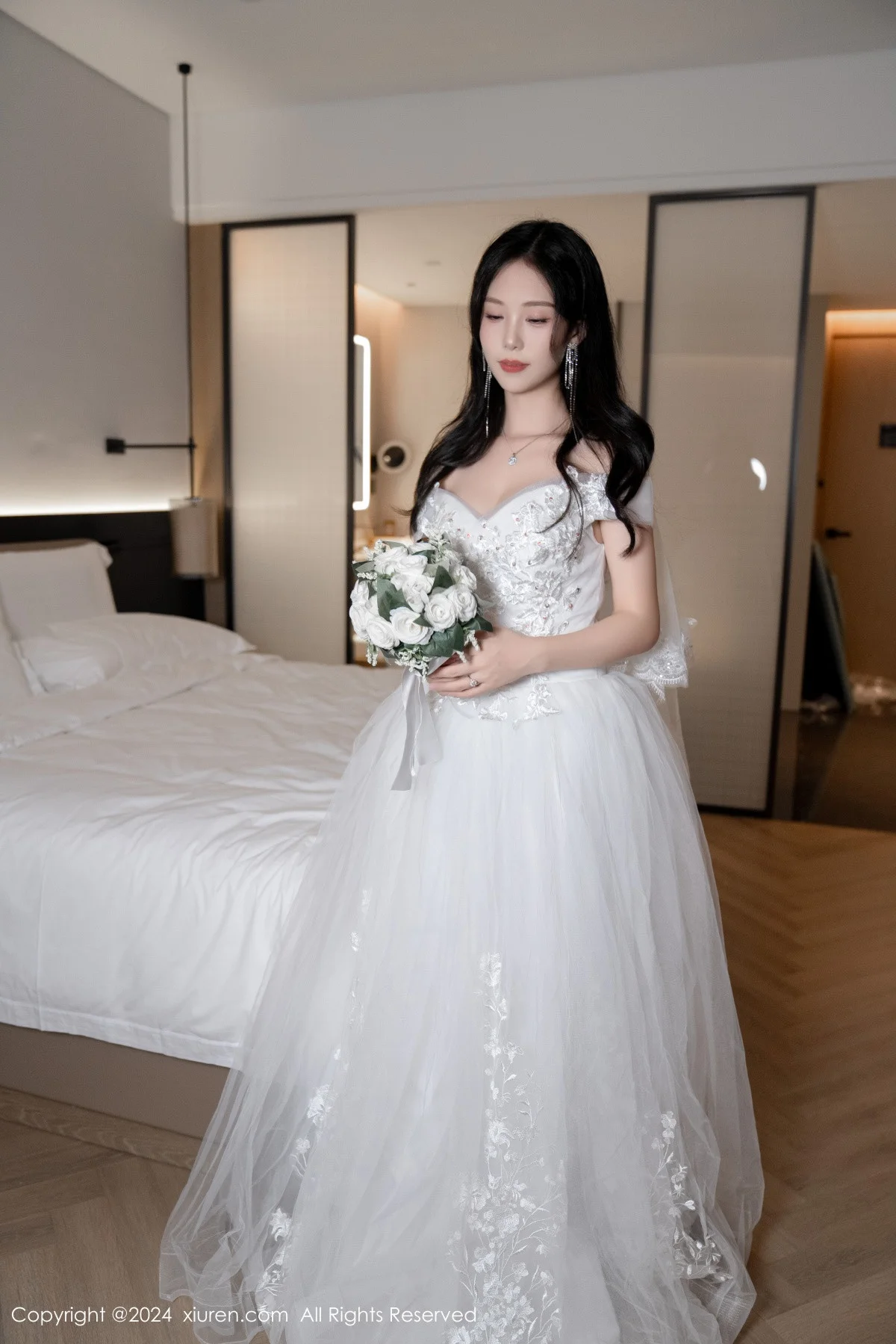利世浴室场景性感白色婚纱配超薄肉丝秀完美身材绝美写真 第 76 张