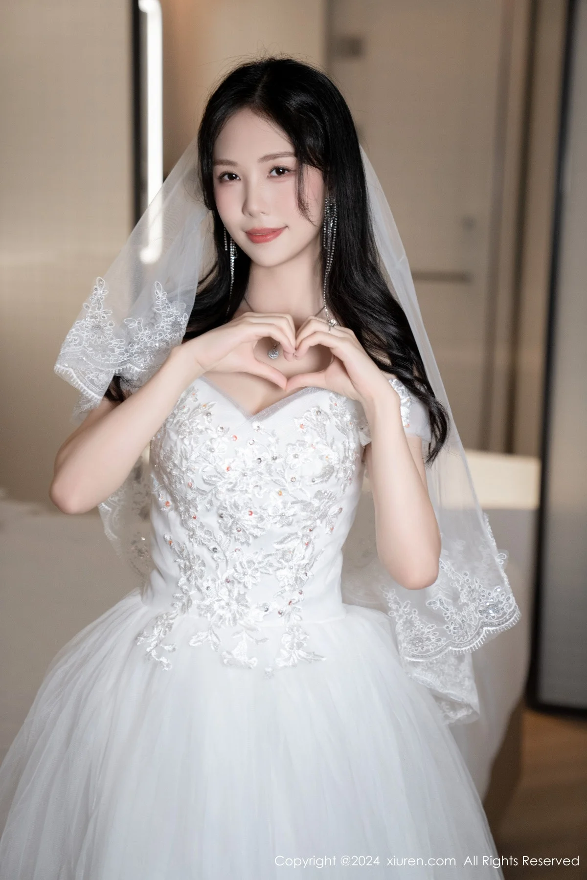 利世浴室场景性感白色婚纱配超薄肉丝秀完美身材绝美写真 第 82 张