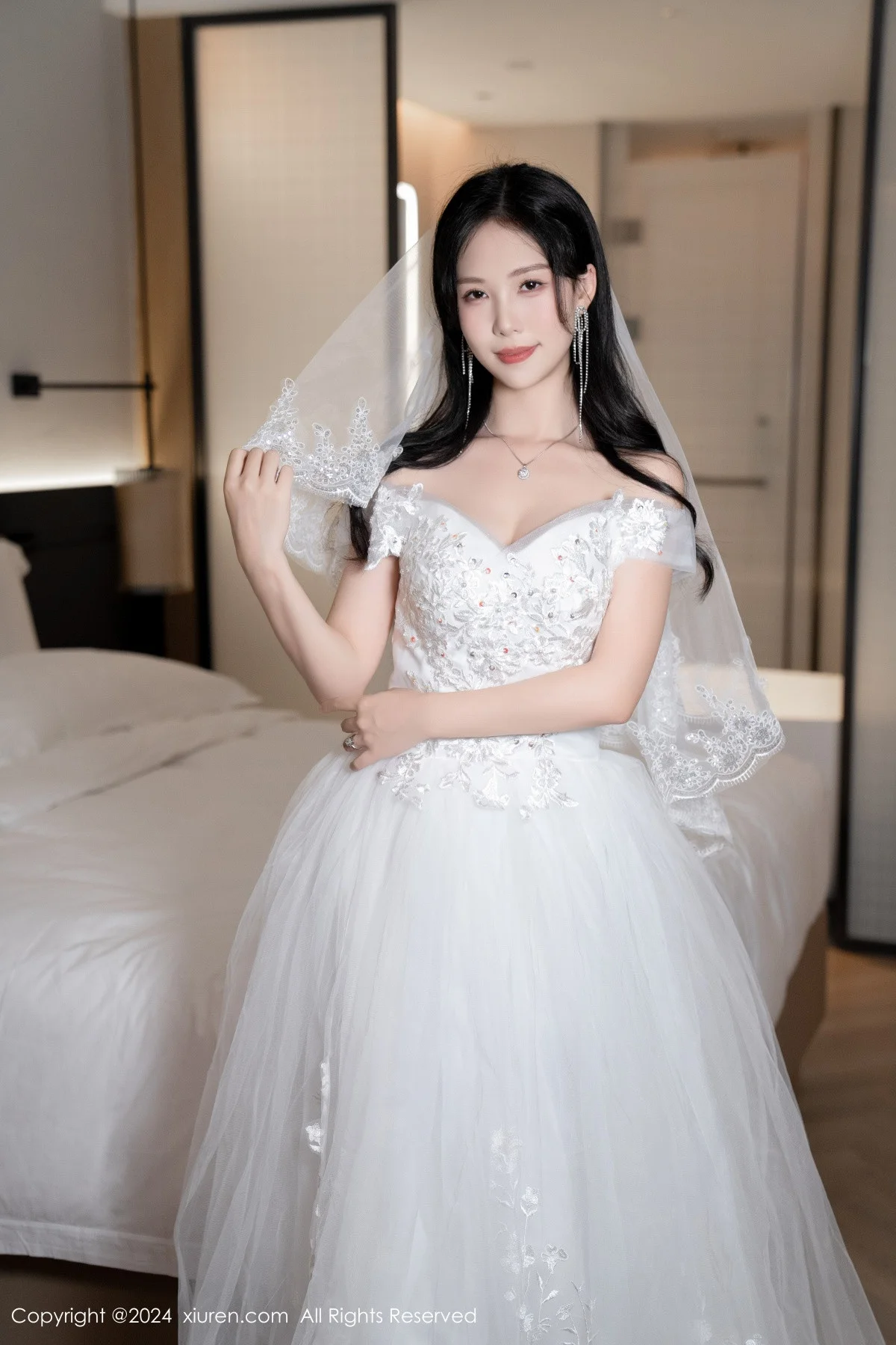 利世浴室场景性感白色婚纱配超薄肉丝秀完美身材绝美写真 第 86 张