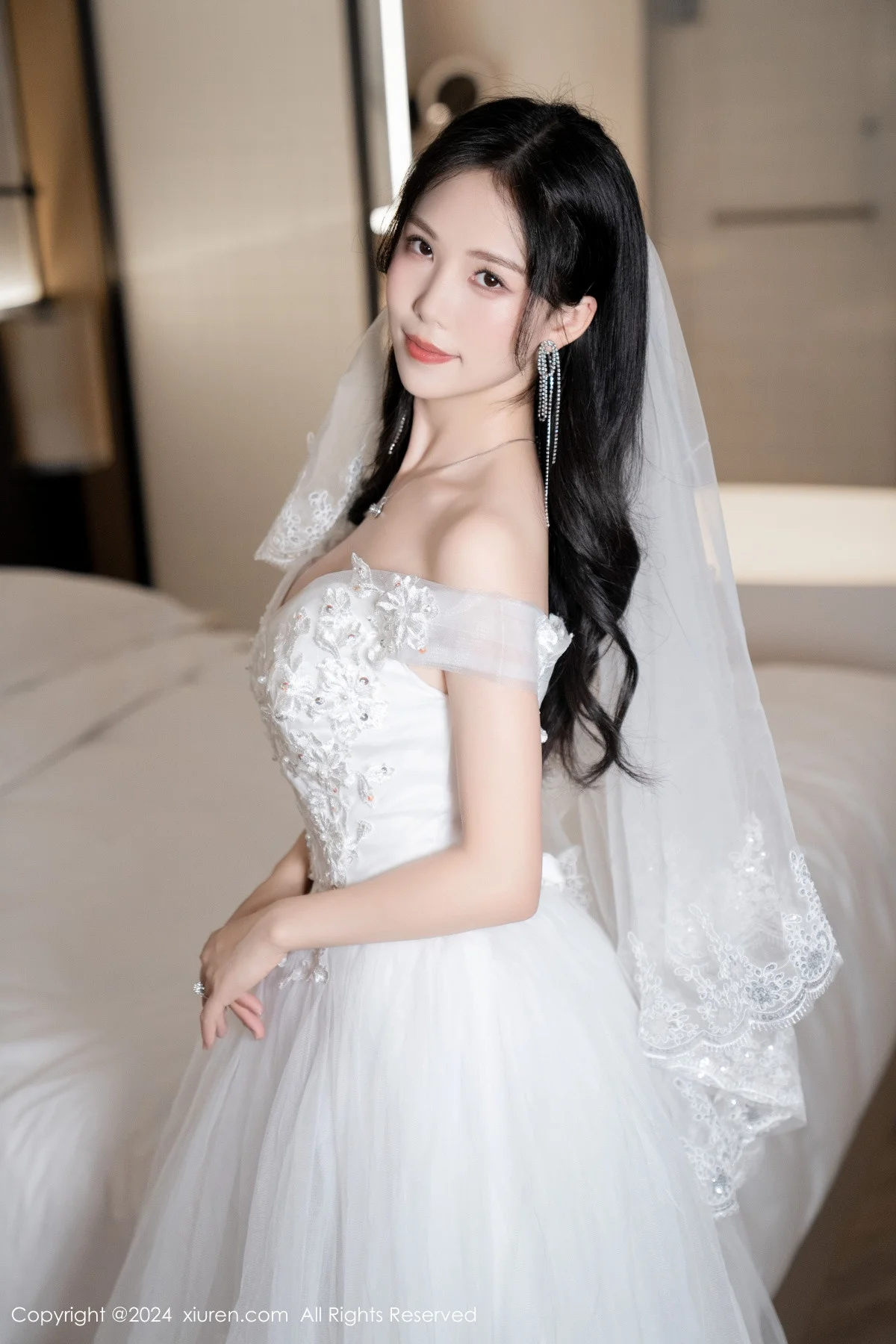 利世浴室场景性感白色婚纱配超薄肉丝秀完美身材绝美写真 第 96 张