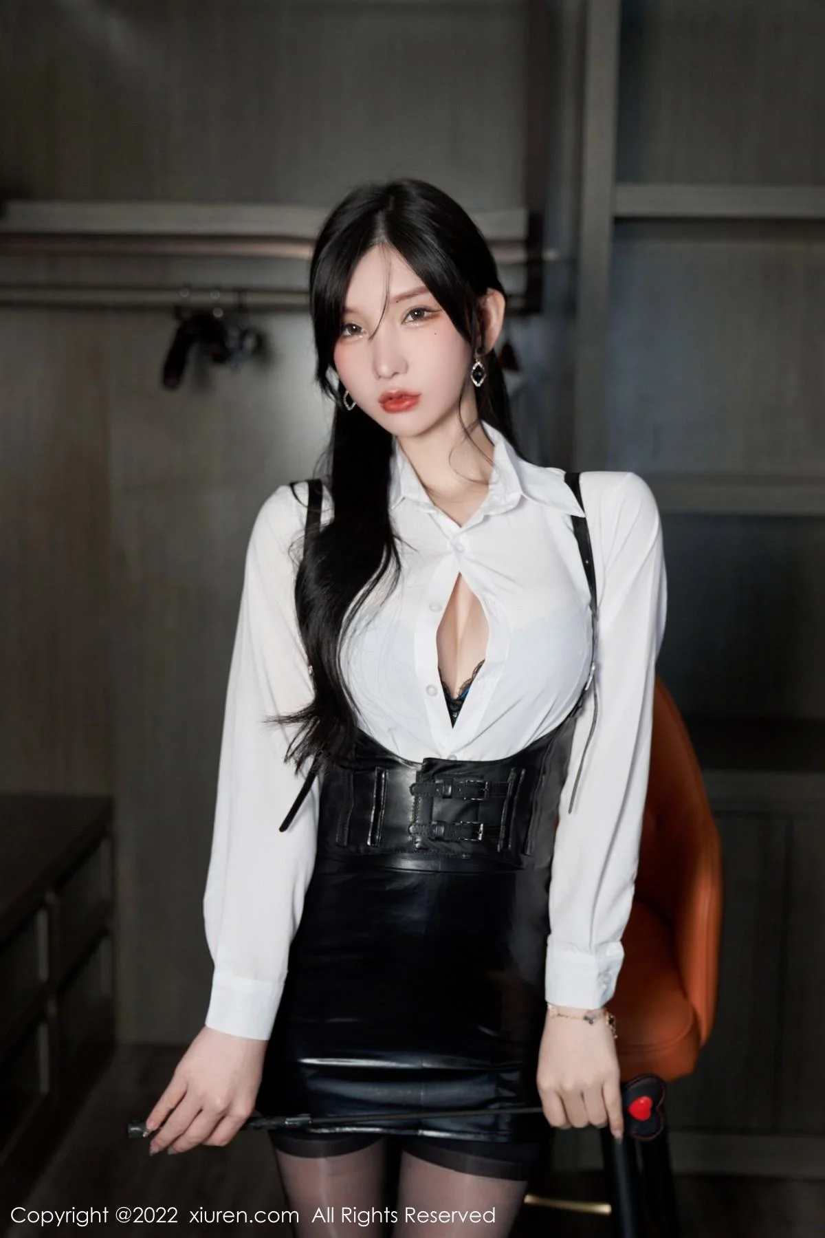 周于希Sally性感白T配黑皮短裙露黑色蕾丝内衣完美绝美写真 第 24 张