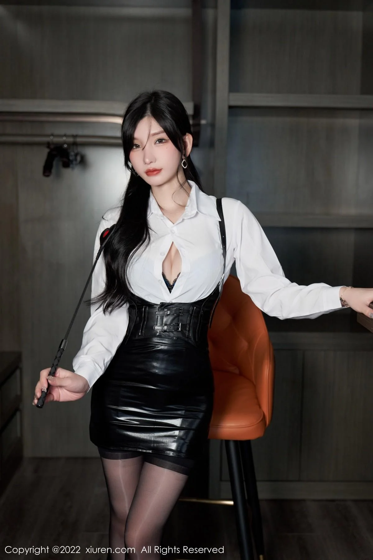 周于希Sally性感白T配黑皮短裙露黑色蕾丝内衣完美绝美写真 第 25 张