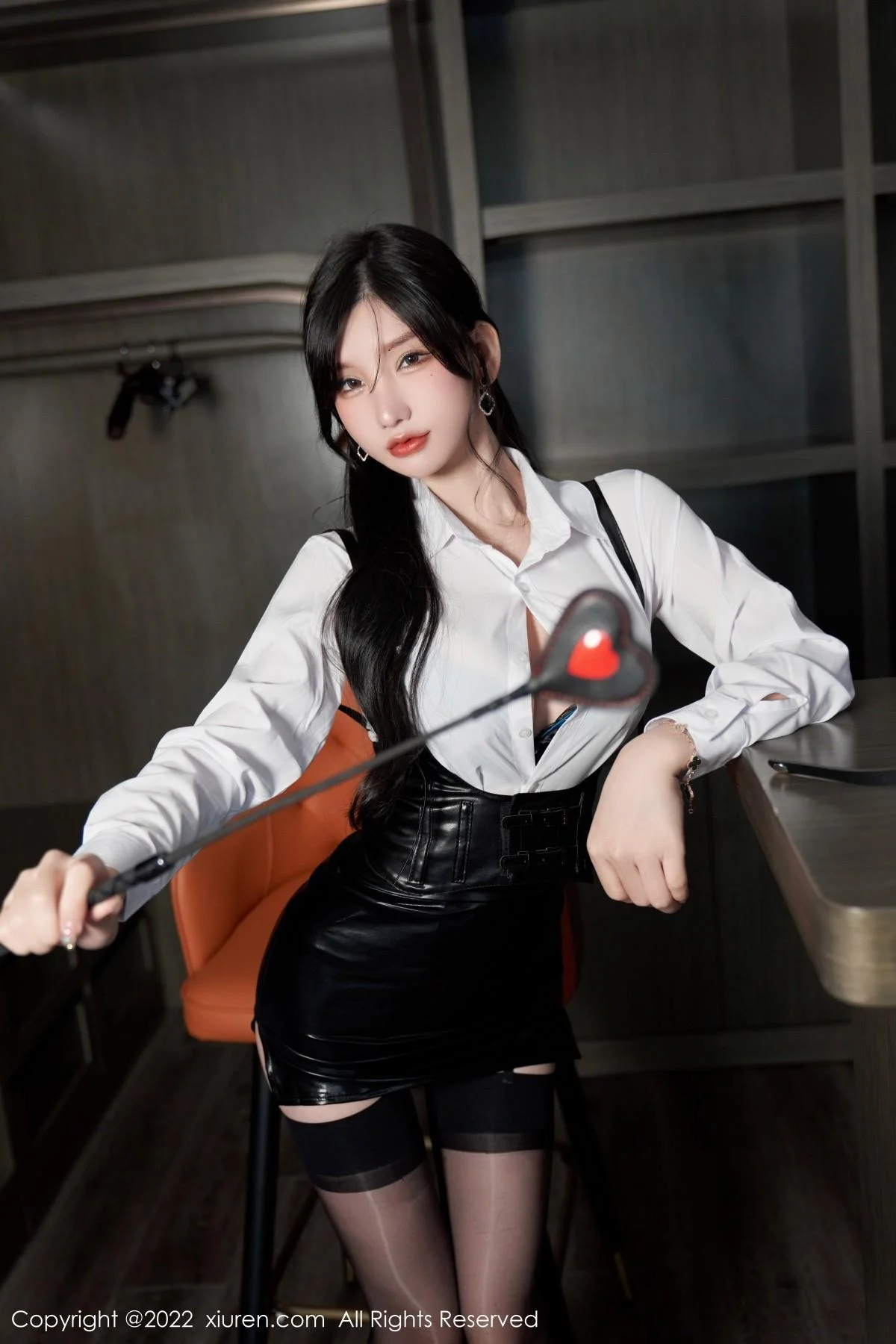 周于希Sally性感白T配黑皮短裙露黑色蕾丝内衣完美绝美写真 第 30 张