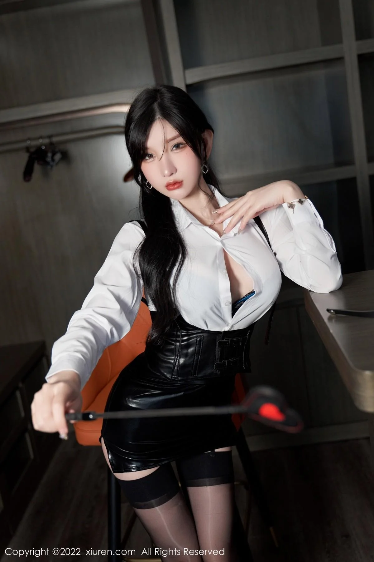 周于希Sally性感白T配黑皮短裙露黑色蕾丝内衣完美绝美写真 第 31 张
