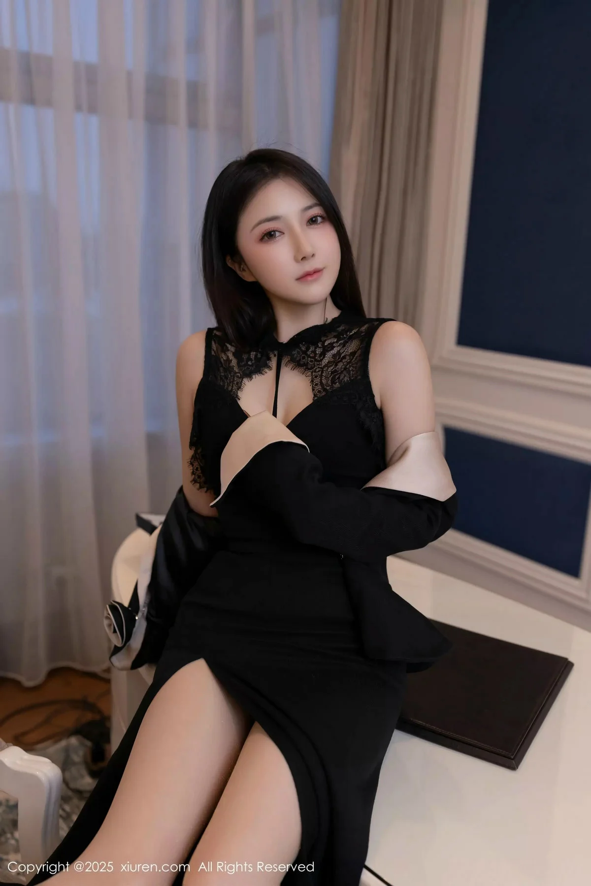 鱼子酱Fish性感黑色连衣裙配超薄肉丝秀曼妙身姿绝美写真 第 27 张