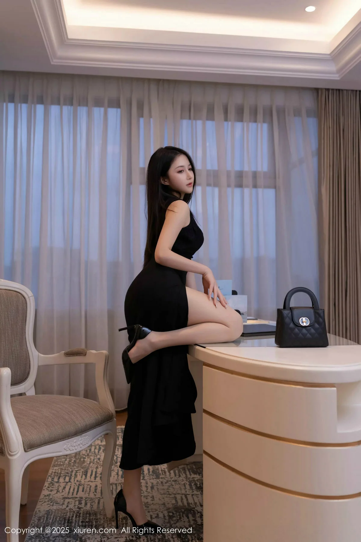 鱼子酱Fish性感黑色连衣裙配超薄肉丝秀曼妙身姿绝美写真 第 34 张