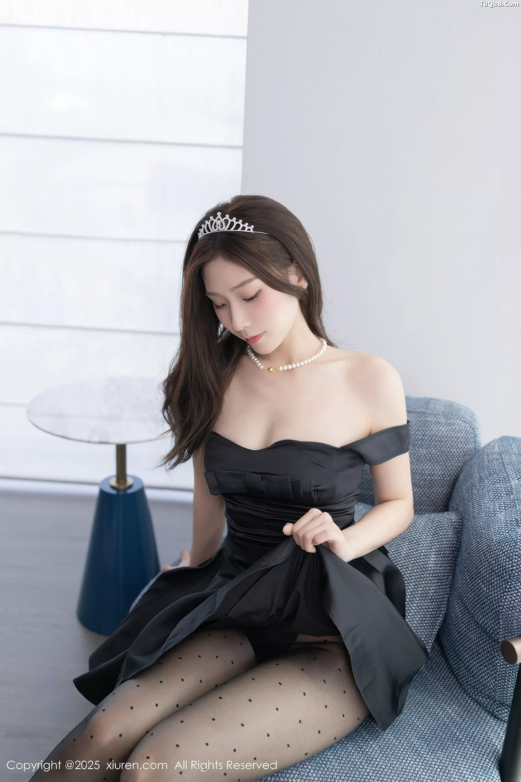 刘婷婷性感黑色连衣短裙配黑色圆点丝袜秀曼妙身材绝美写真 第 34 张