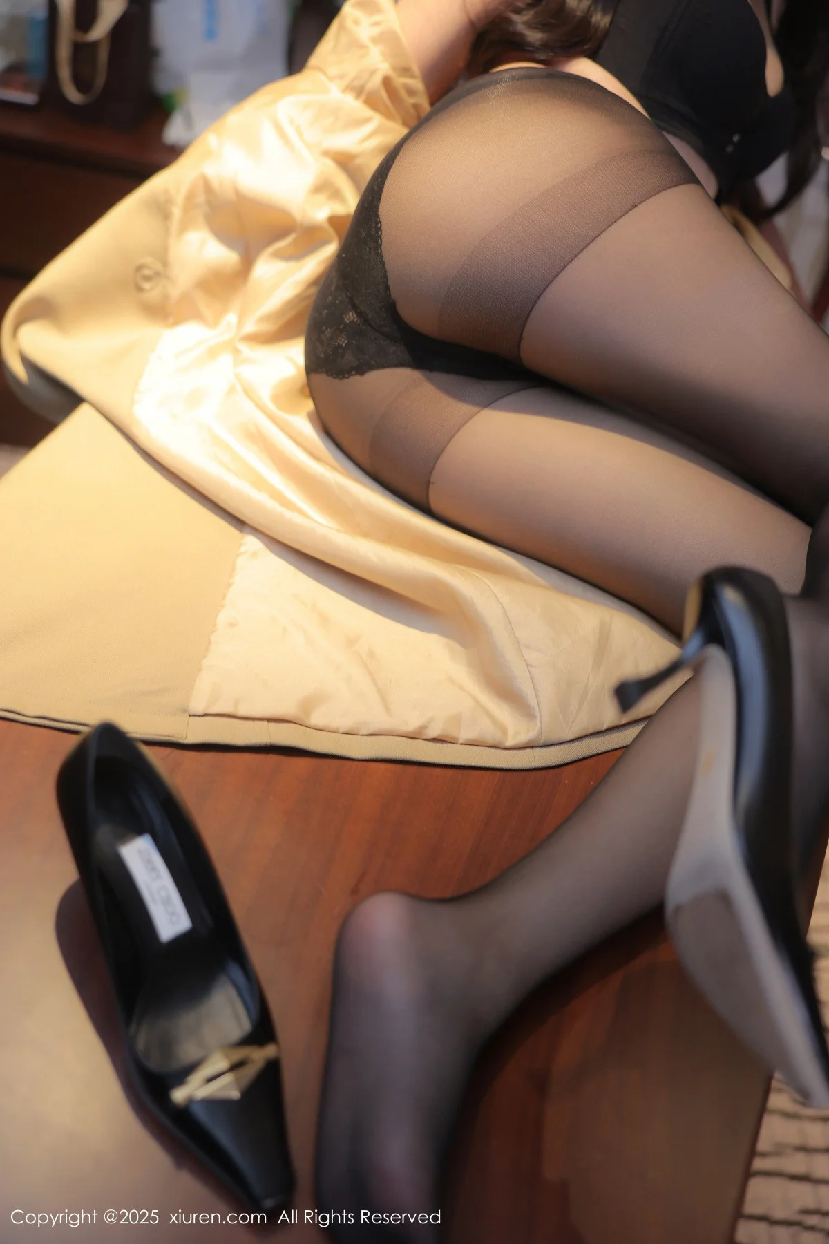 希雅sia性感黑色情趣内衣配超薄黑丝秀丰腴身材绝美写真 第 25 张