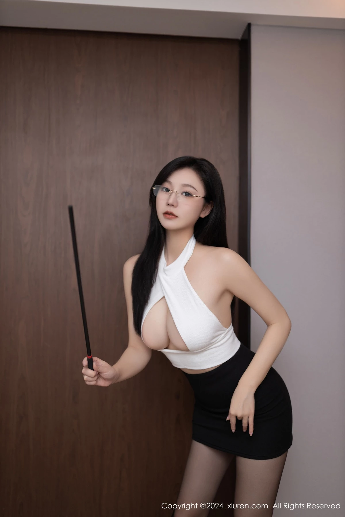安然anran白色紧身开胸上衣配开档黑丝秀柔美身段绝美写真 第 4 张