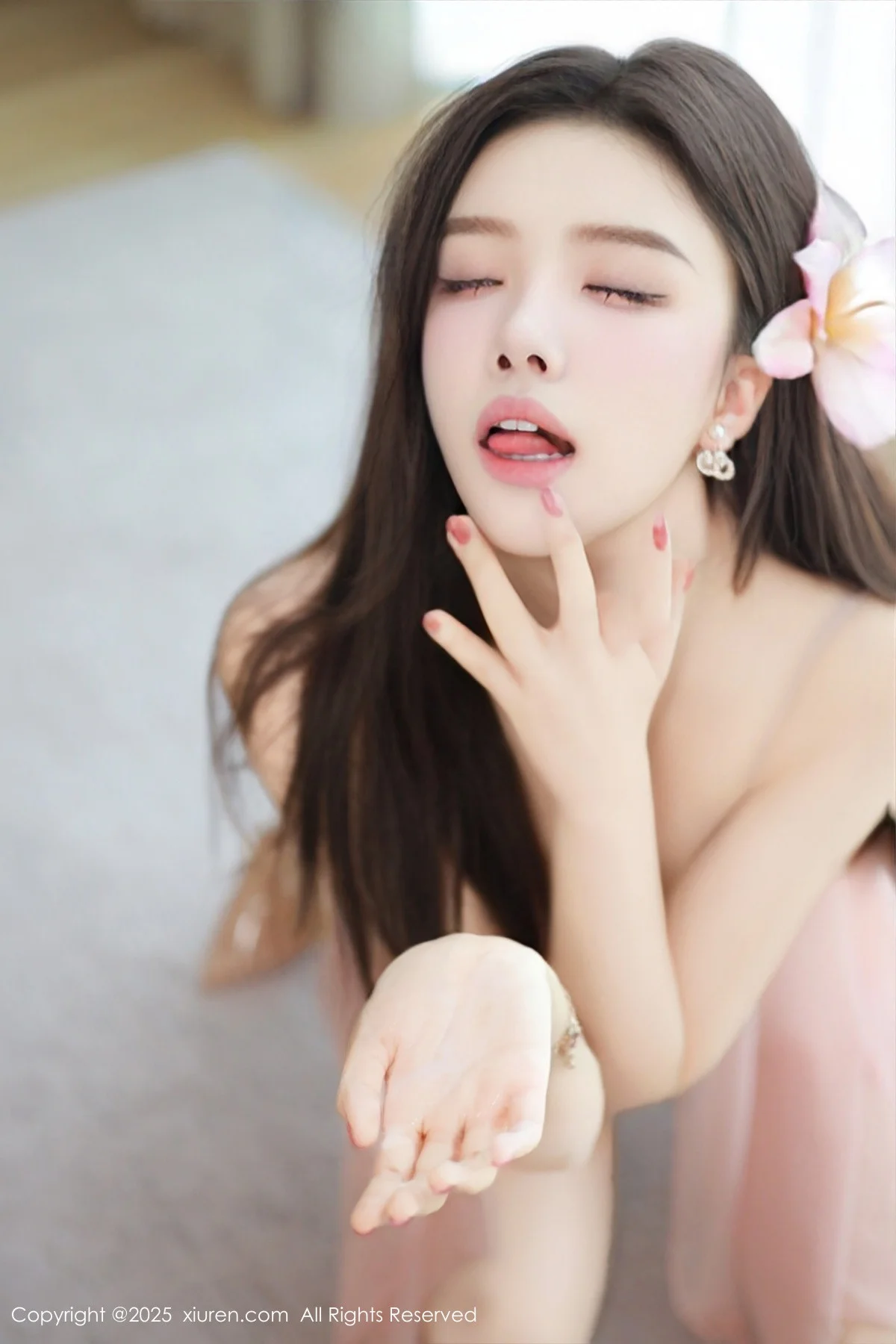 唐翩翩性感粉色薄纱情趣服饰配超薄肉丝秀惹火身材绝美写真 第 43 张