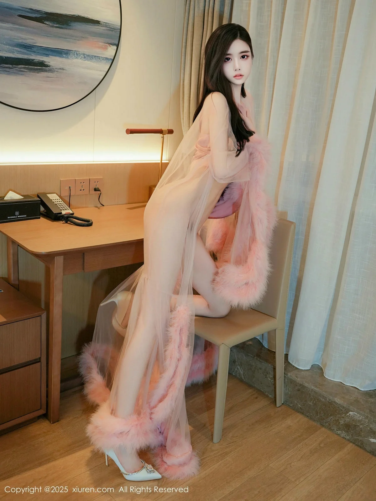 Erikaki私房性感粉色绒毛裙半脱秀曼妙身姿白嫩美腿绝美写真 第 115 张