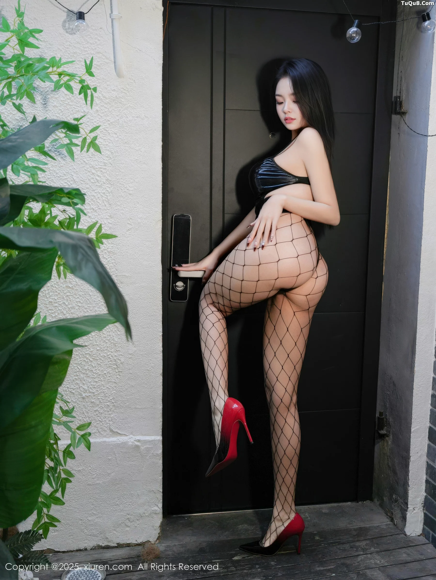 Yuanbao性感紫色连衣裙露黑色情趣内衣秀丰满身材写真 第 38 张