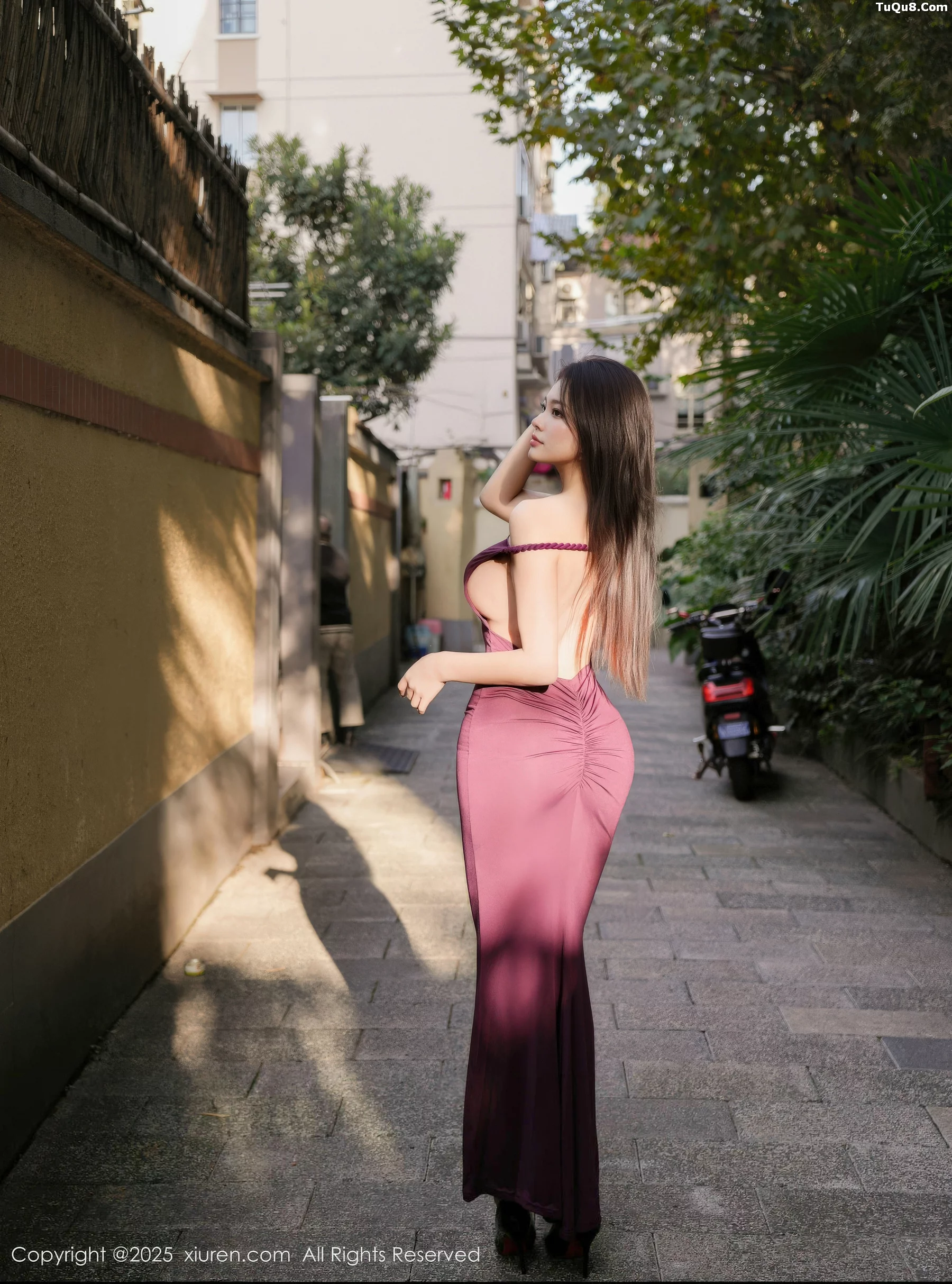 Yuanbao性感紫色连衣裙露黑色情趣内衣秀丰满身材写真 第 4 张