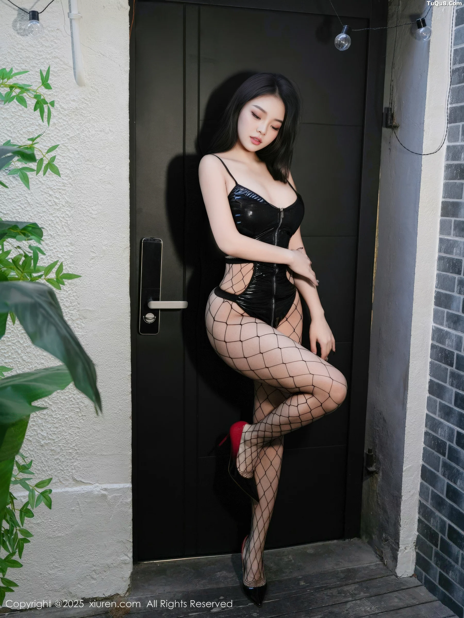 Yuanbao性感紫色连衣裙露黑色情趣内衣秀丰满身材写真 第 47 张