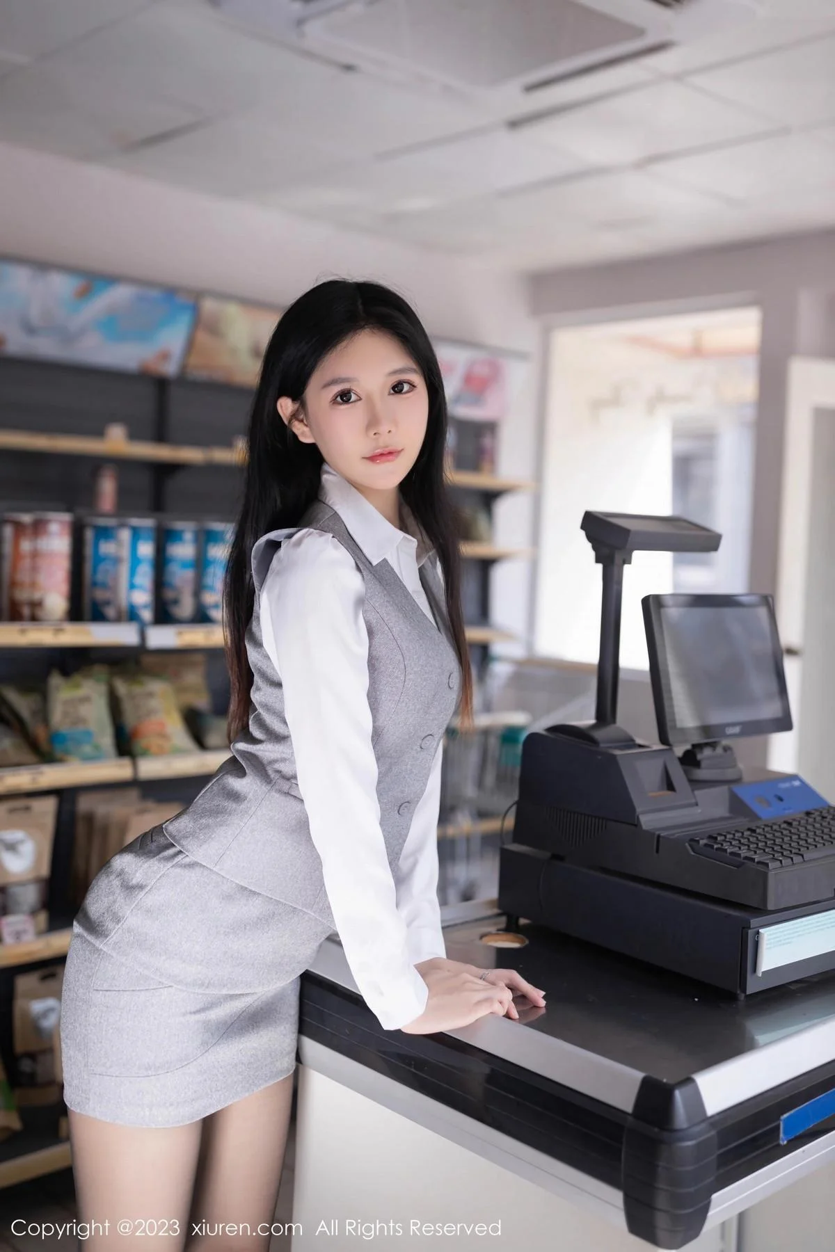 幼幼性感灰色短裙制服露紫色蕾丝内衣秀完美身姿绝美写真 第 8 张