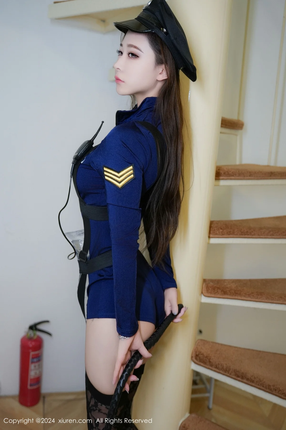 糖糖❤Cos装扮性感蓝色制服配黑丝吊袜秀曼妙身姿绝美写真 第 12 张