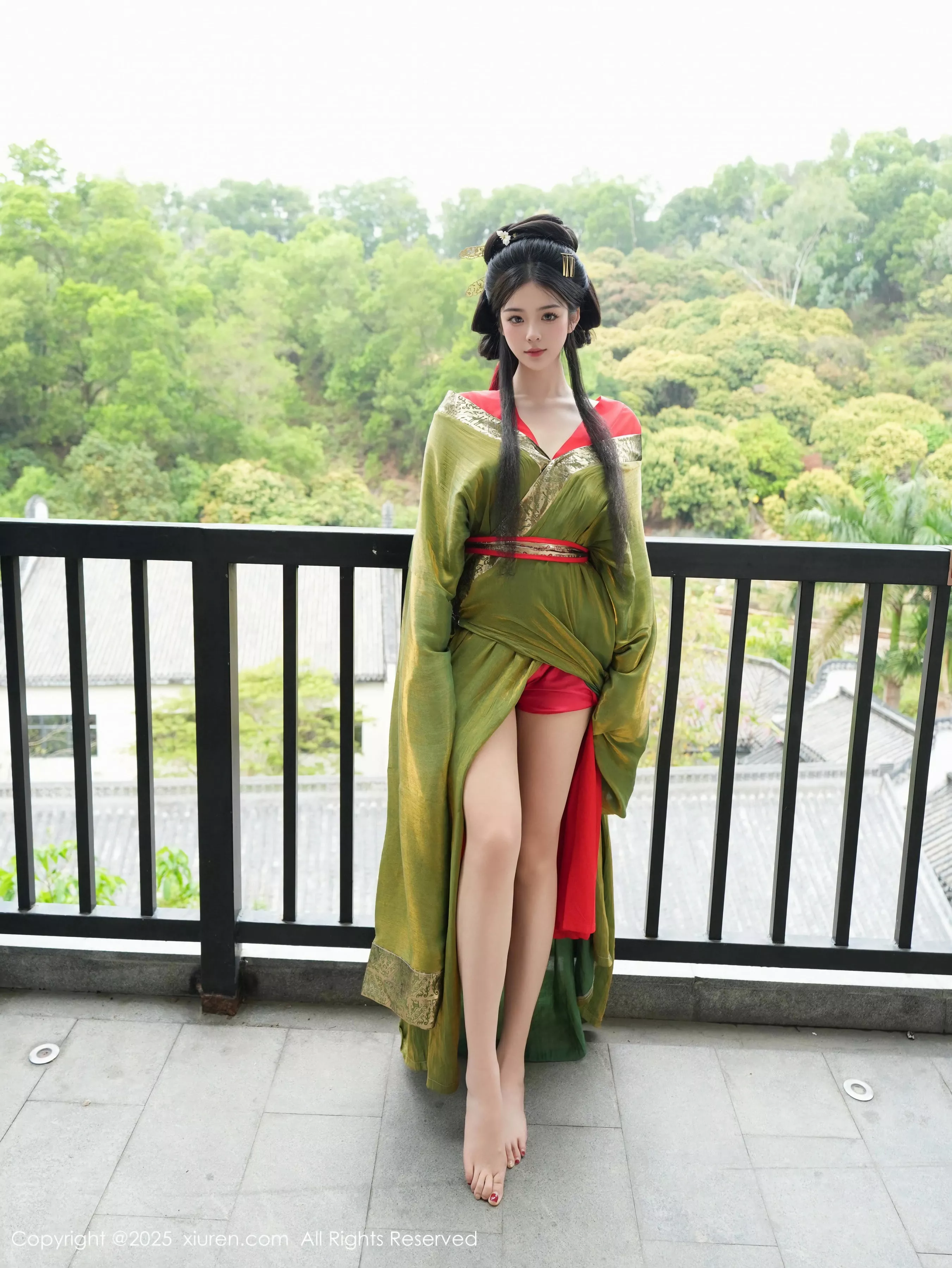 雪糕CiCi性感绿色古风服饰露红色情趣服饰秀美腿绝美写真 第 22 张