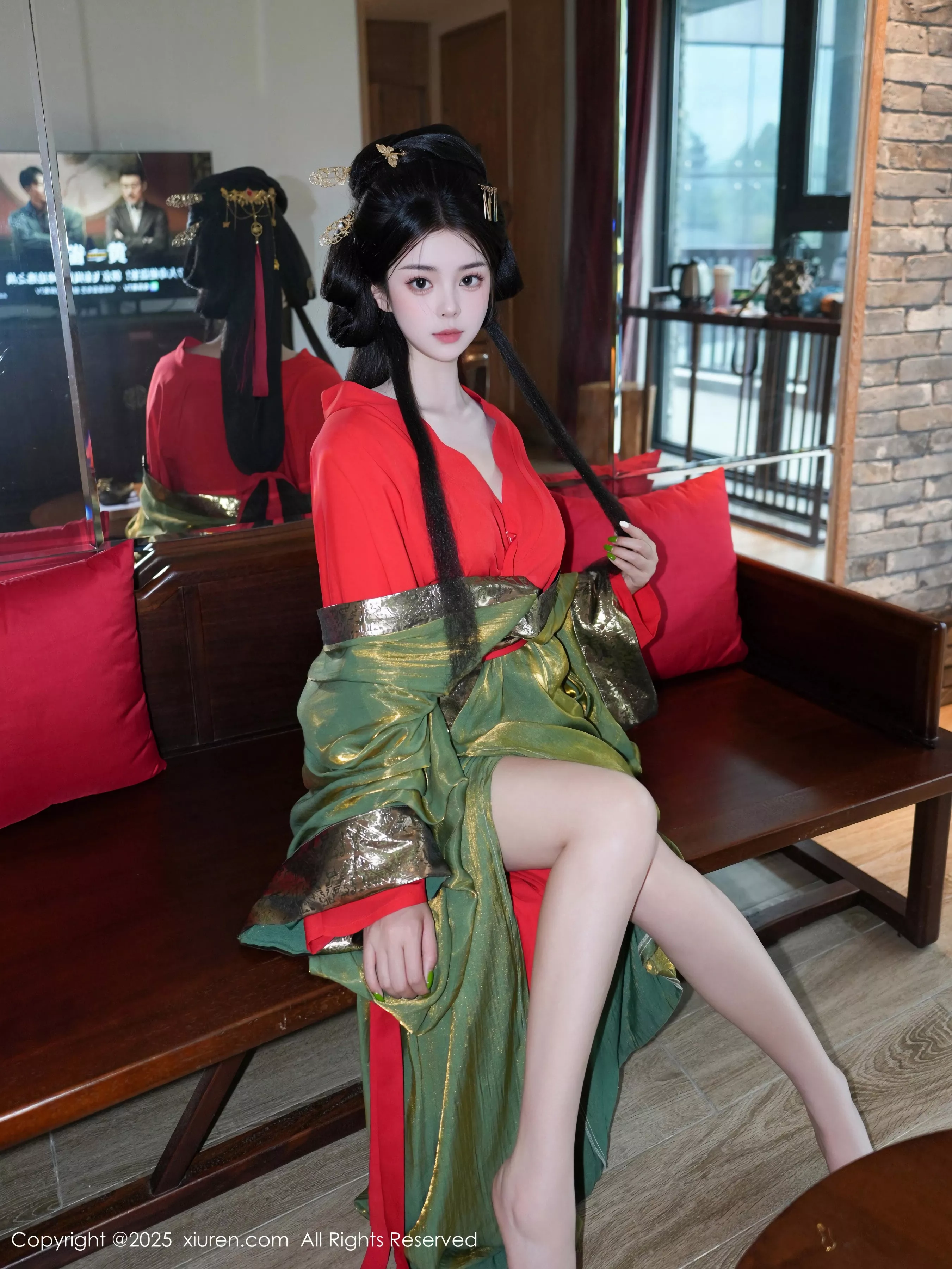 雪糕CiCi性感绿色古风服饰露红色情趣服饰秀美腿绝美写真 第 38 张