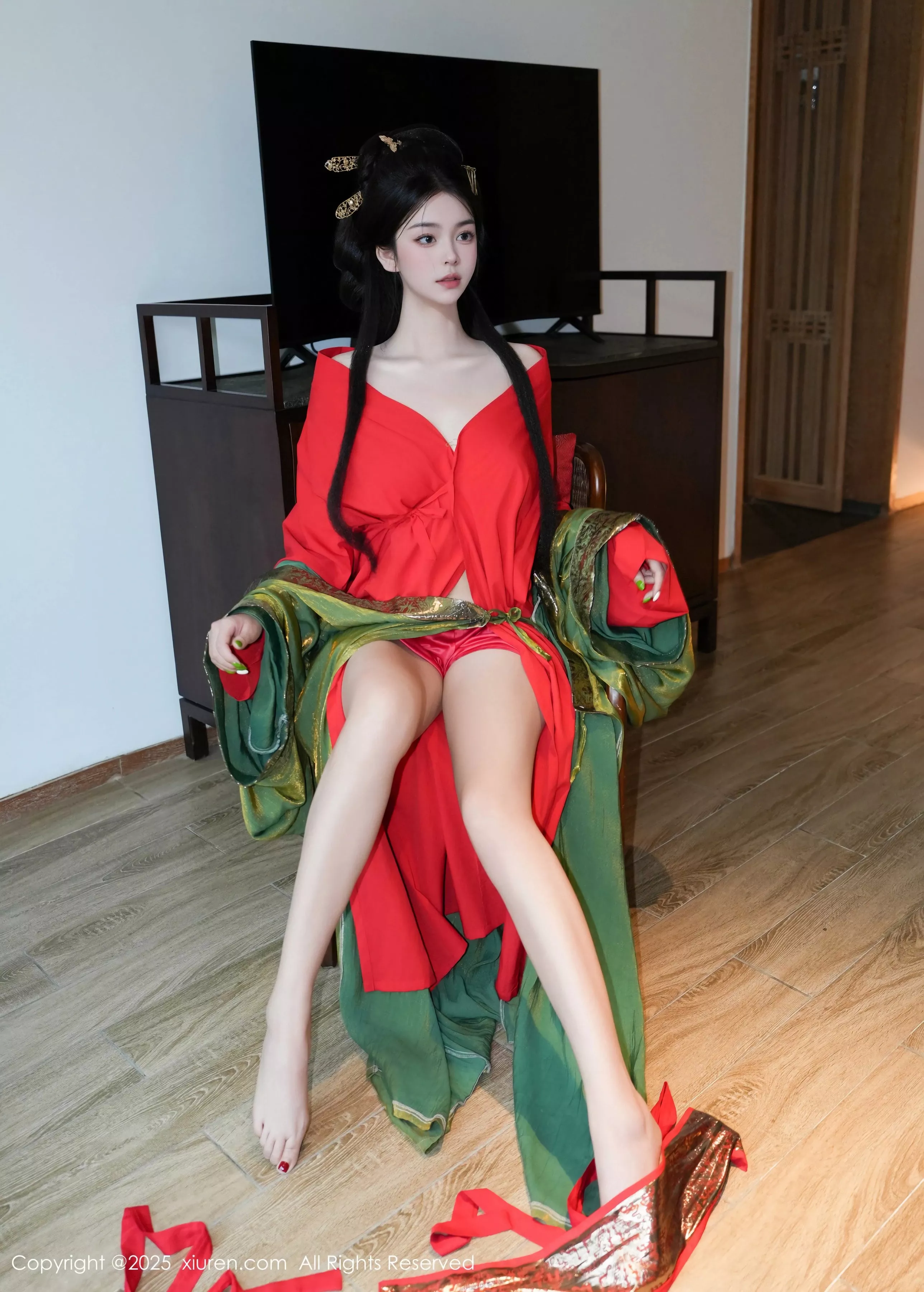 雪糕CiCi性感绿色古风服饰露红色情趣服饰秀美腿绝美写真 第 50 张