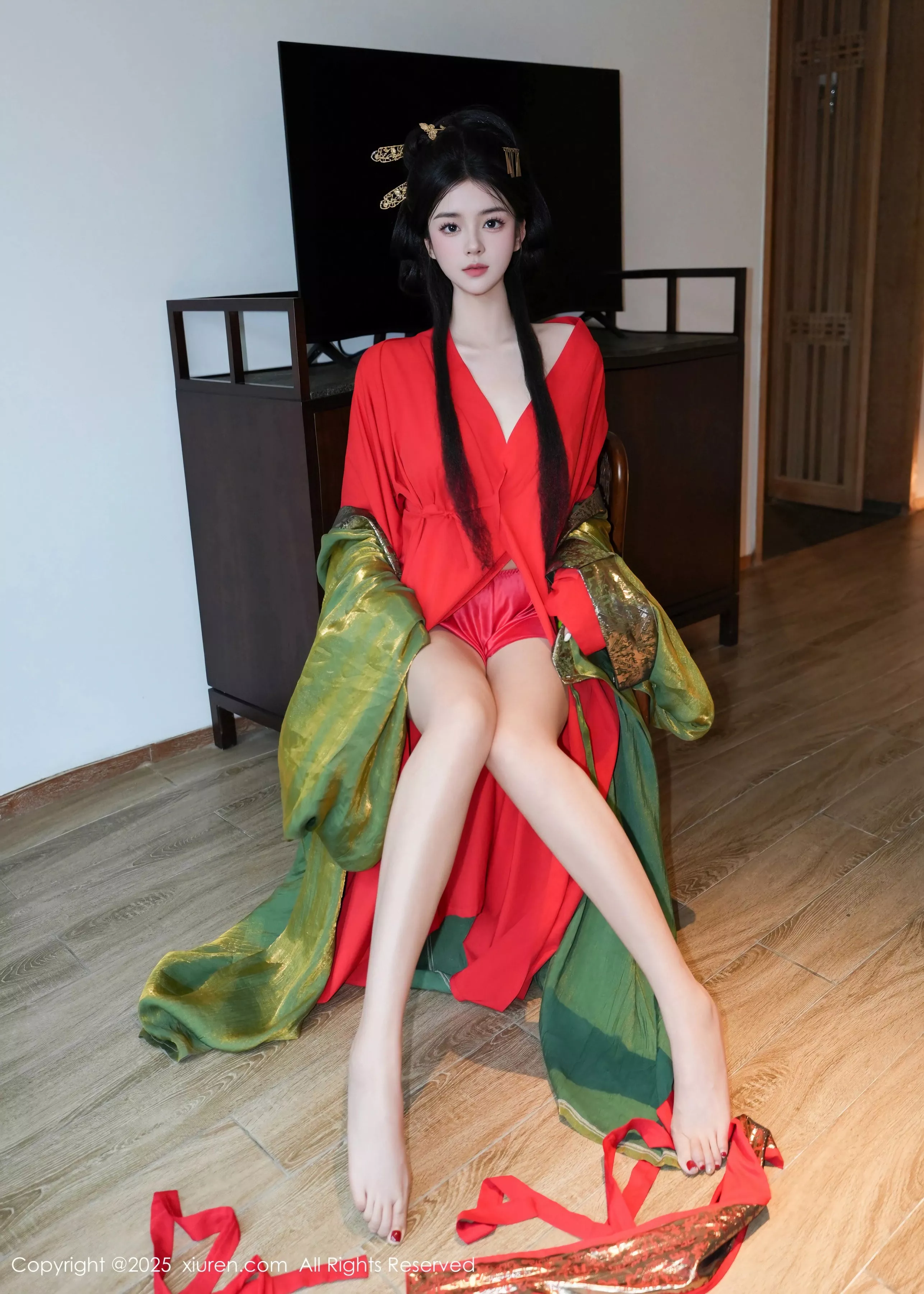 雪糕CiCi性感绿色古风服饰露红色情趣服饰秀美腿绝美写真 第 54 张