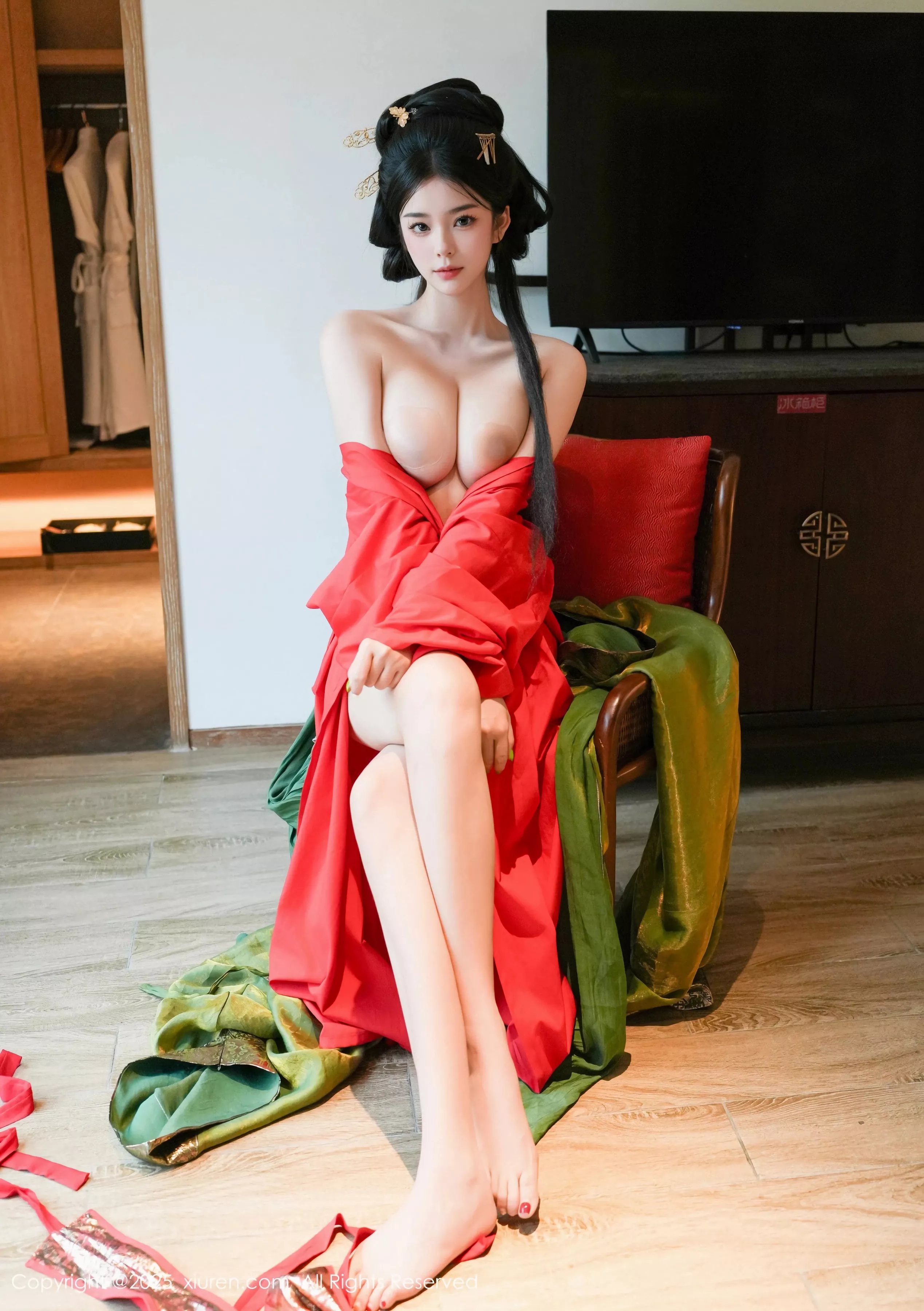 雪糕CiCi性感绿色古风服饰露红色情趣服饰秀美腿绝美写真 第 82 张