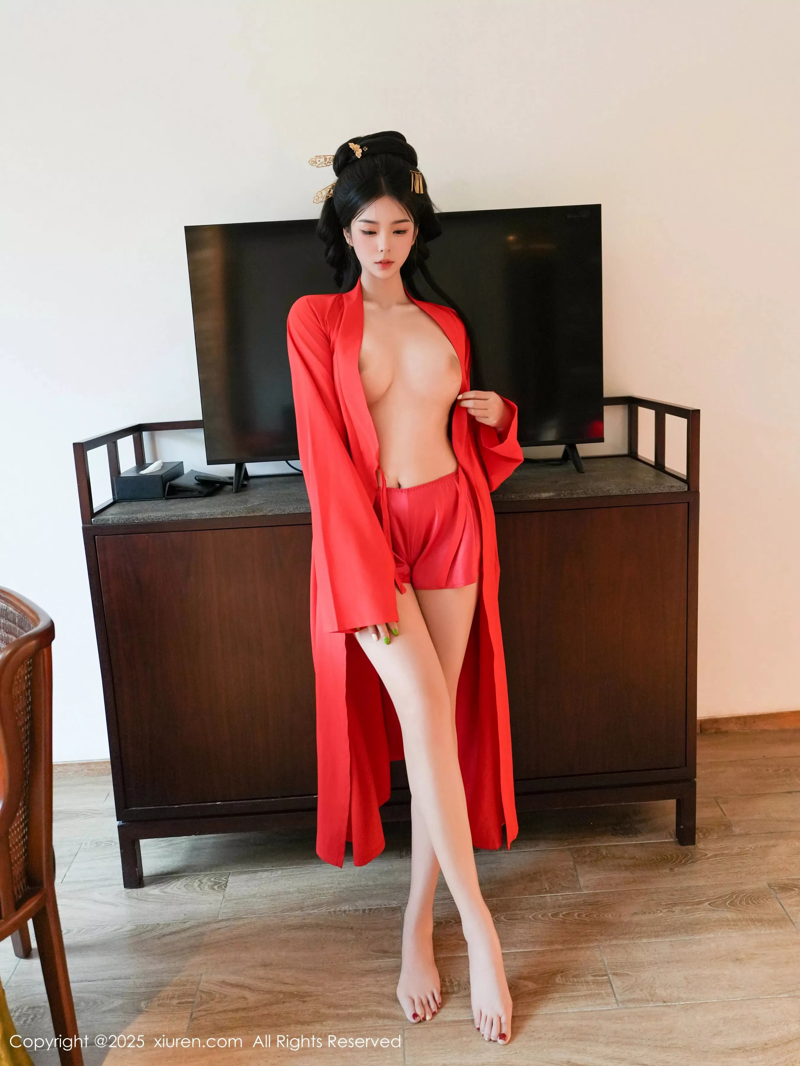 雪糕CiCi性感绿色古风服饰露红色情趣服饰秀美腿绝美写真 第 95 张