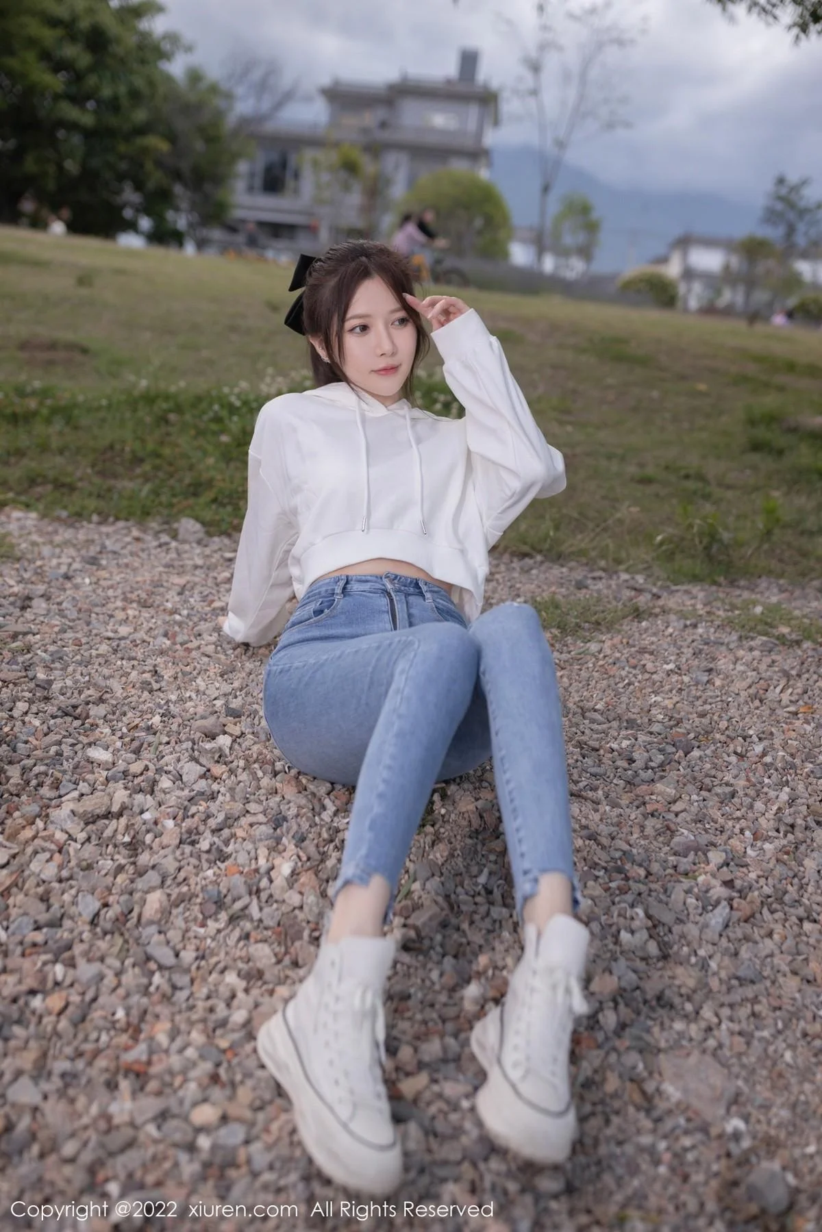 鱼子酱Fish广州-云南旅拍室内轻透淡红色睡衣撩人绝美写真 第 12 张