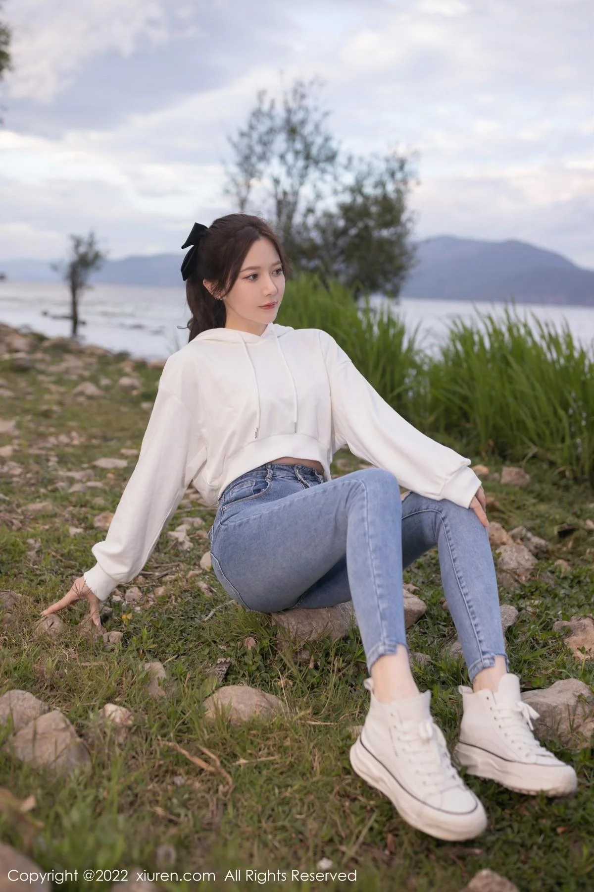 鱼子酱Fish广州-云南旅拍室内轻透淡红色睡衣撩人绝美写真 第 14 张