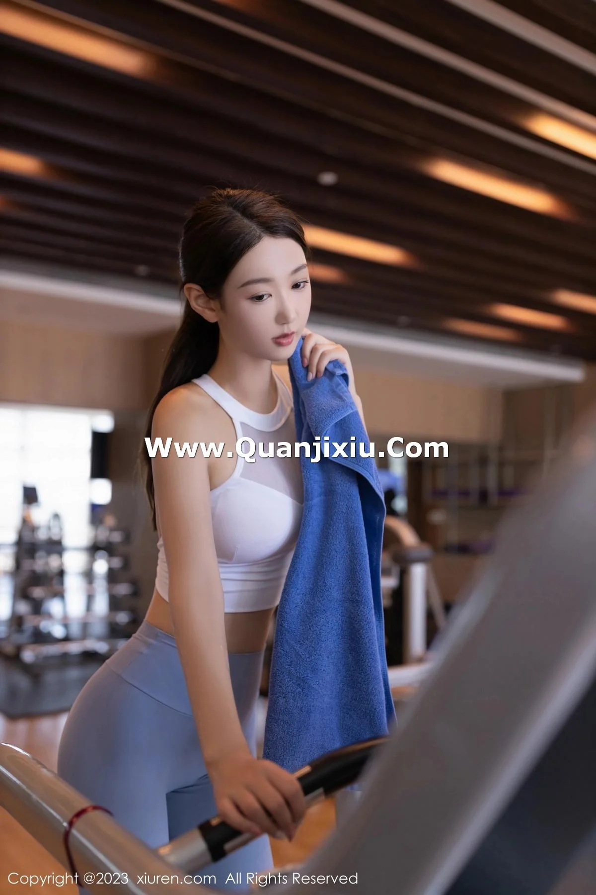 唐安琪健身房场景性感紧身运动服秀曼妙身姿迷人绝美写真 第 16 张