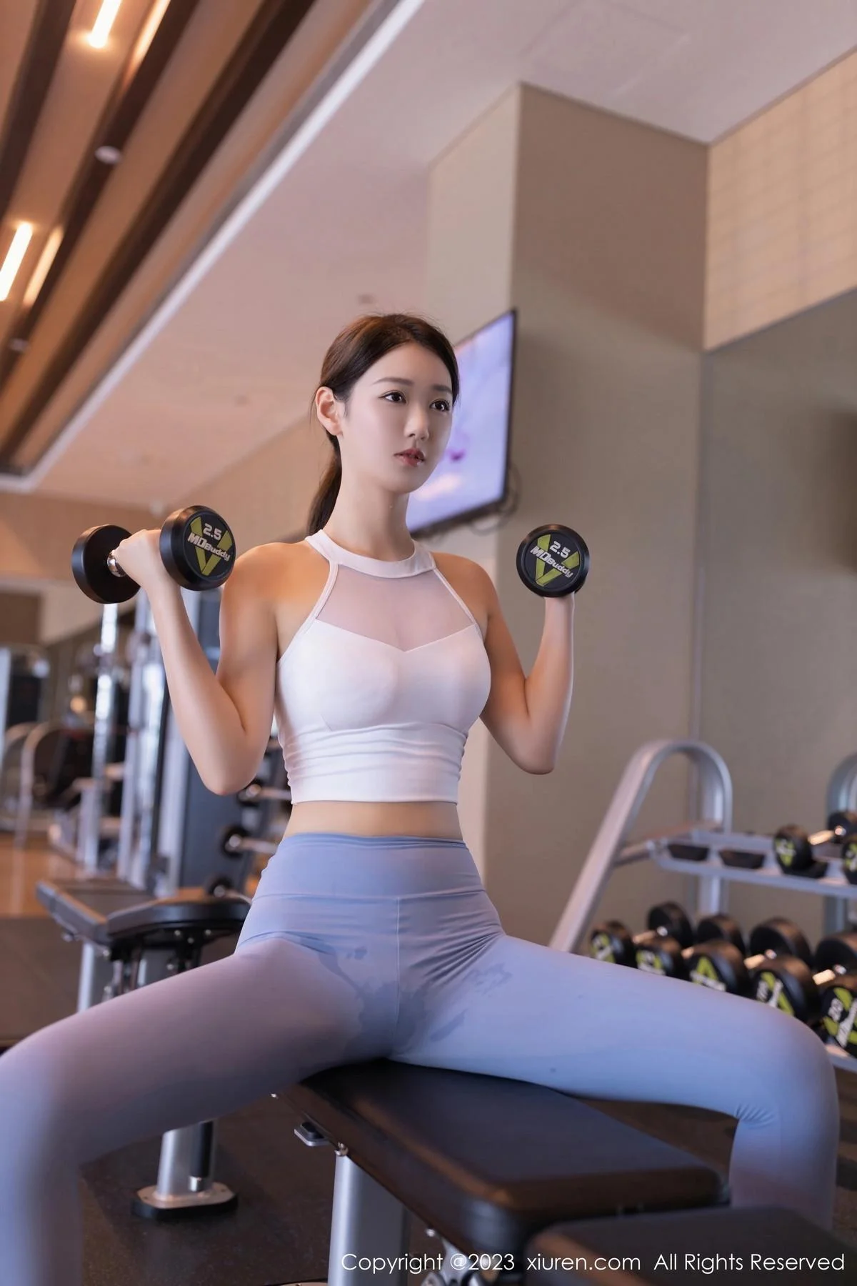 唐安琪健身房场景性感紧身运动服秀曼妙身姿迷人绝美写真 第 17 张
