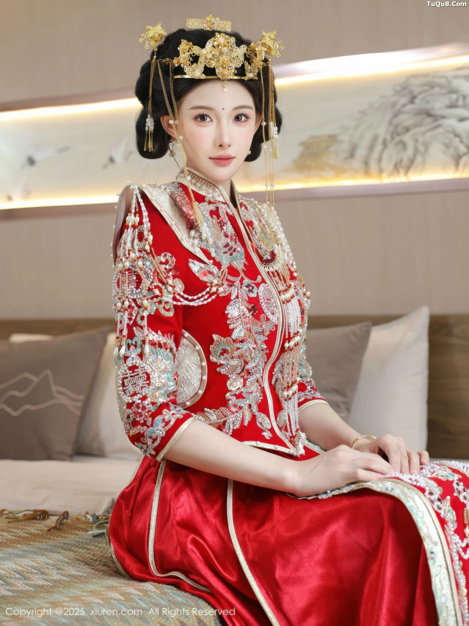 梨霜儿性感红色新娘服饰配肉色丝袜秀丰腴身材迷人绝美写真 第 3 张
