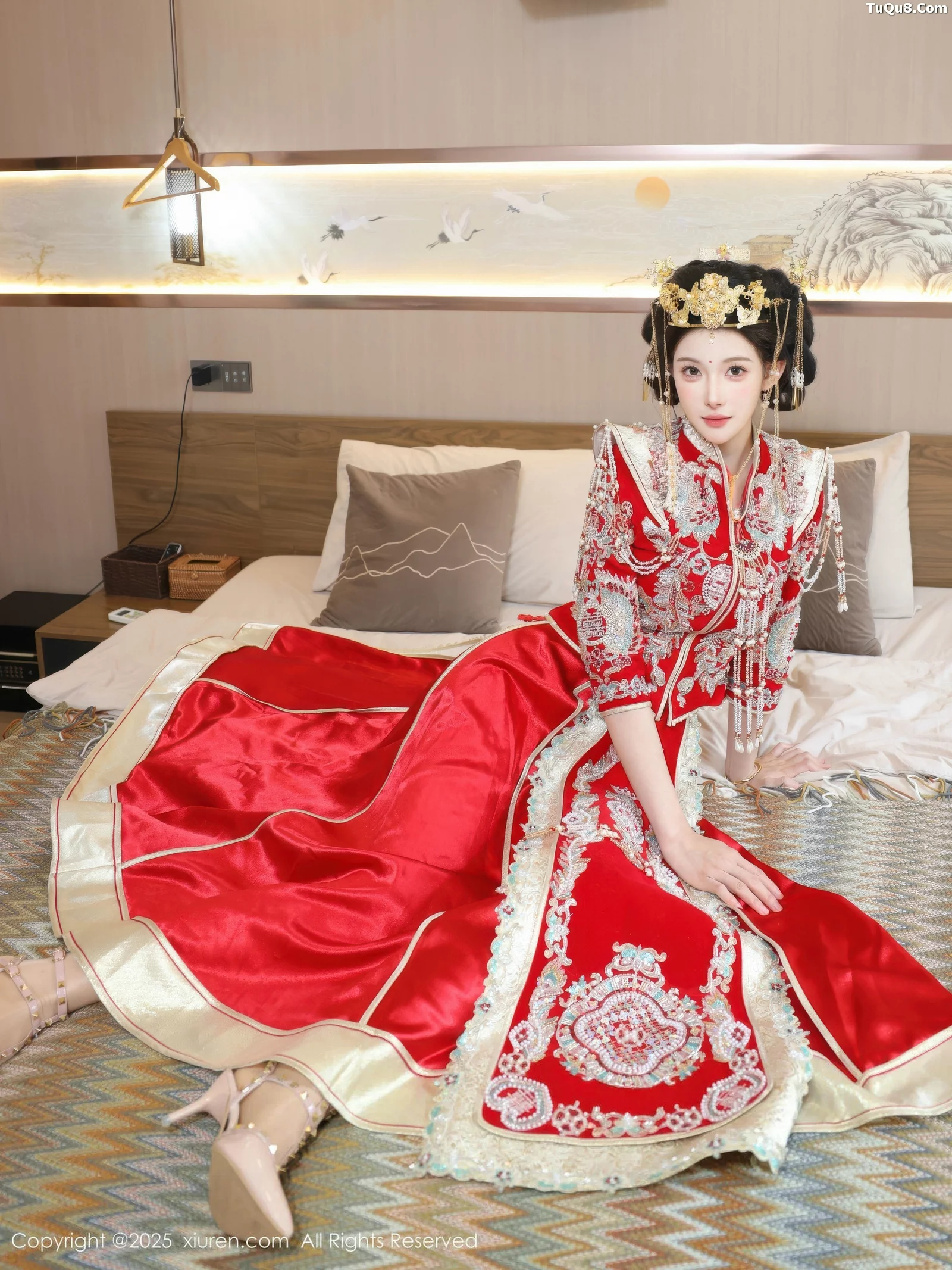 梨霜儿性感红色新娘服饰配肉色丝袜秀丰腴身材迷人绝美写真 第 42 张
