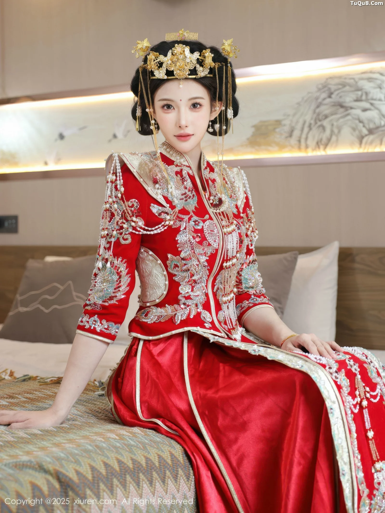梨霜儿性感红色新娘服饰配肉色丝袜秀丰腴身材迷人绝美写真 第 6 张