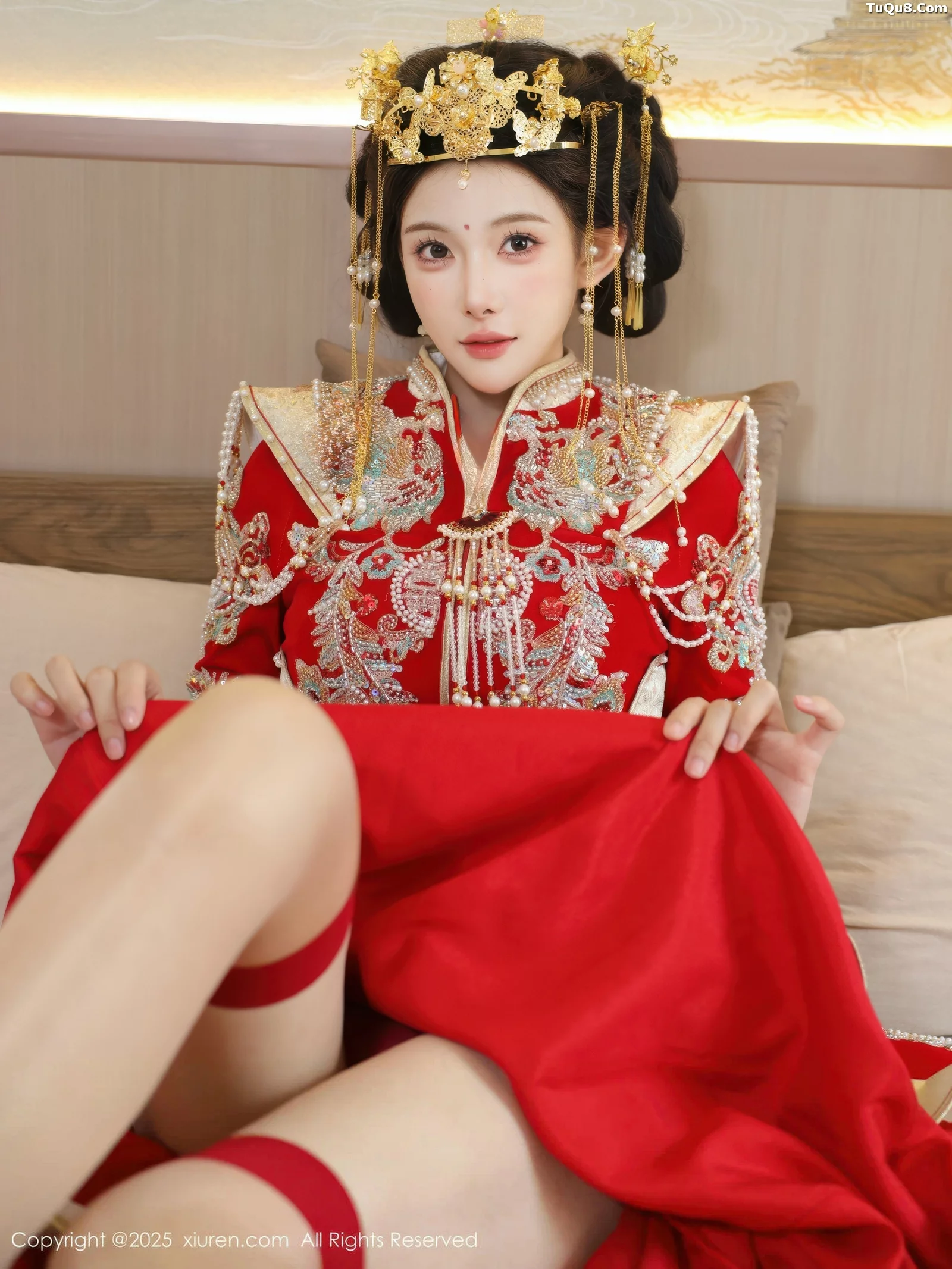 梨霜儿性感红色新娘服饰配肉色丝袜秀丰腴身材迷人绝美写真 第 84 张