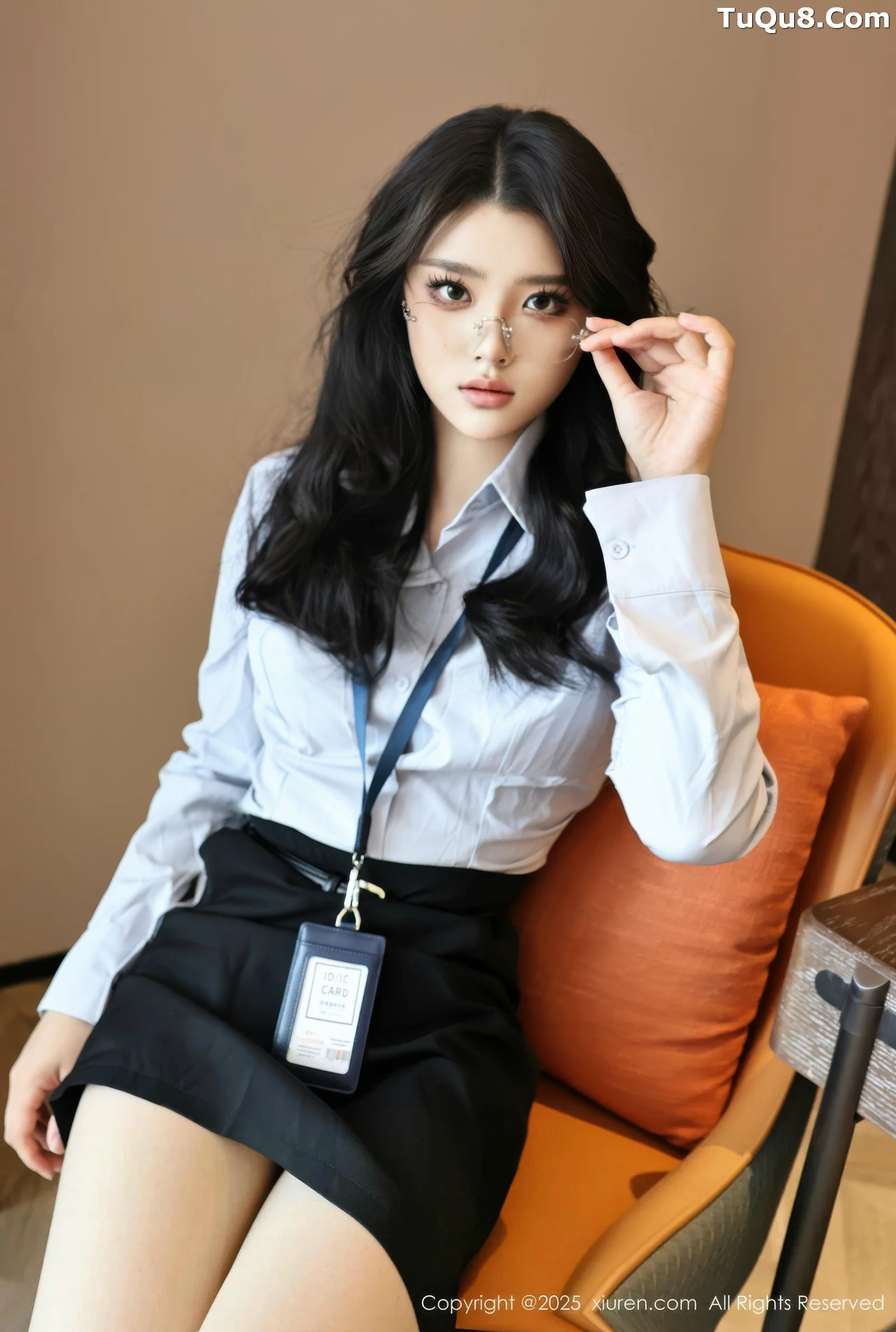 糯梨子性感蓝色衬衫配黑短裙露超薄肉丝秀曼妙身姿绝美写真 第 12 张