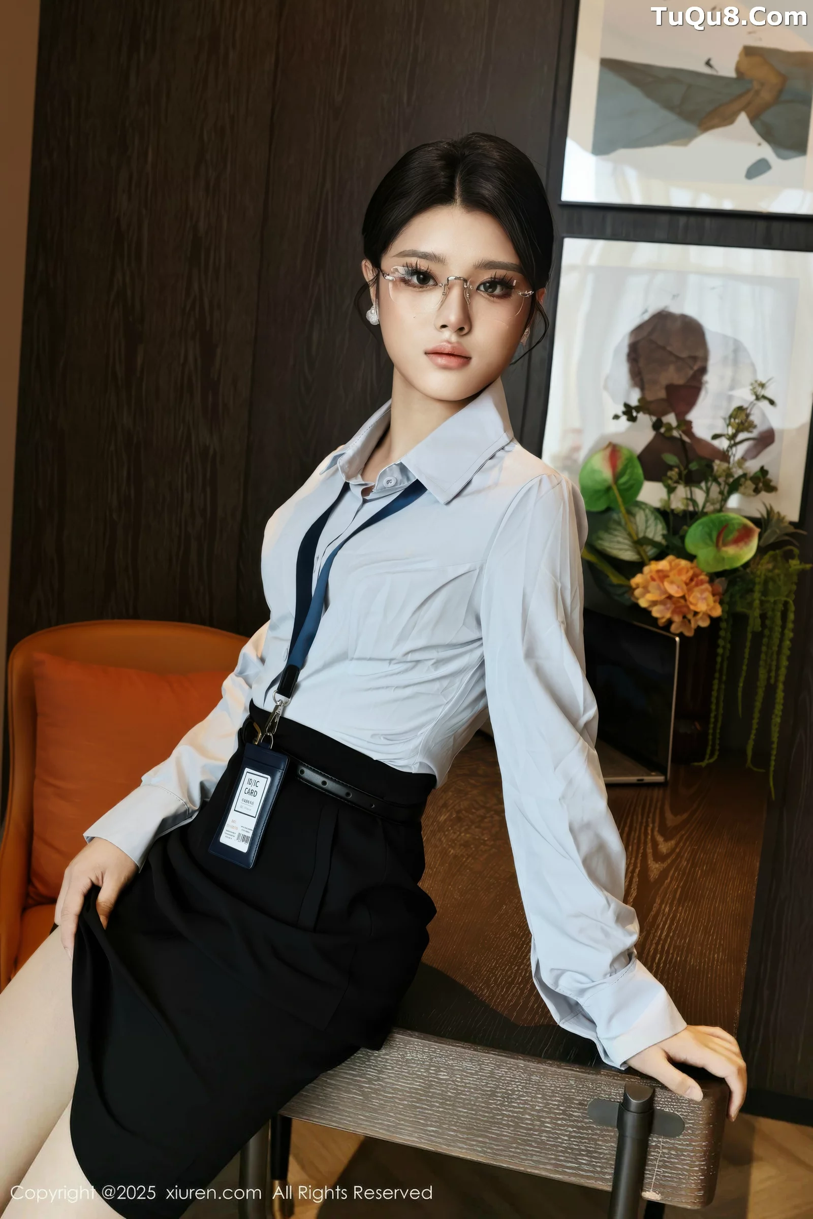 糯梨子性感蓝色衬衫配黑短裙露超薄肉丝秀曼妙身姿绝美写真 第 15 张