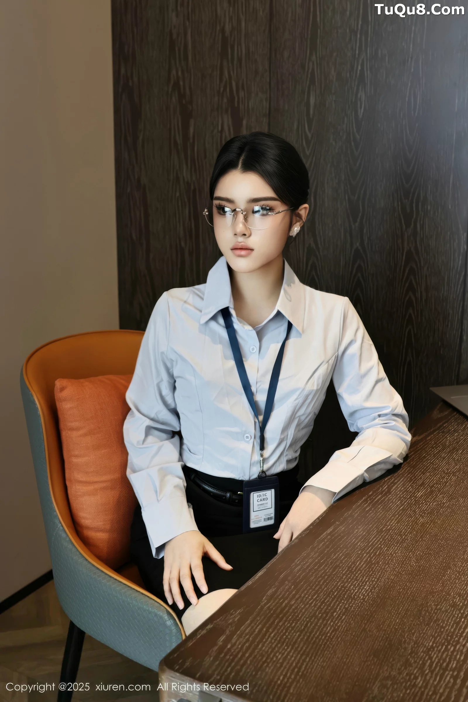 糯梨子性感蓝色衬衫配黑短裙露超薄肉丝秀曼妙身姿绝美写真 第 29 张