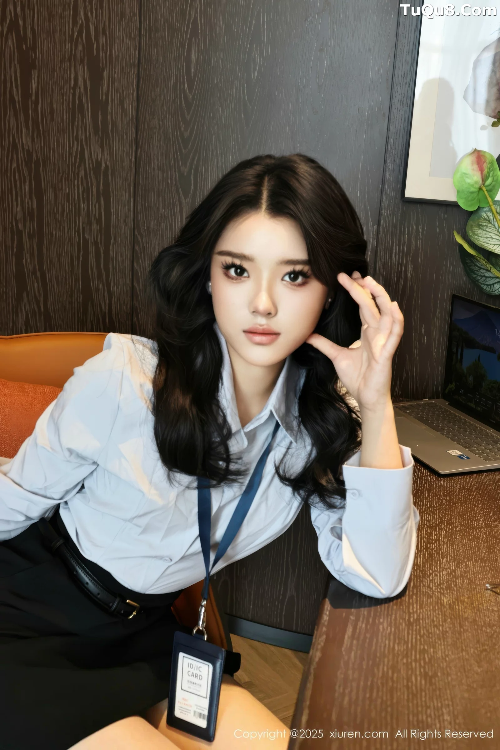 糯梨子性感蓝色衬衫配黑短裙露超薄肉丝秀曼妙身姿绝美写真 第 34 张