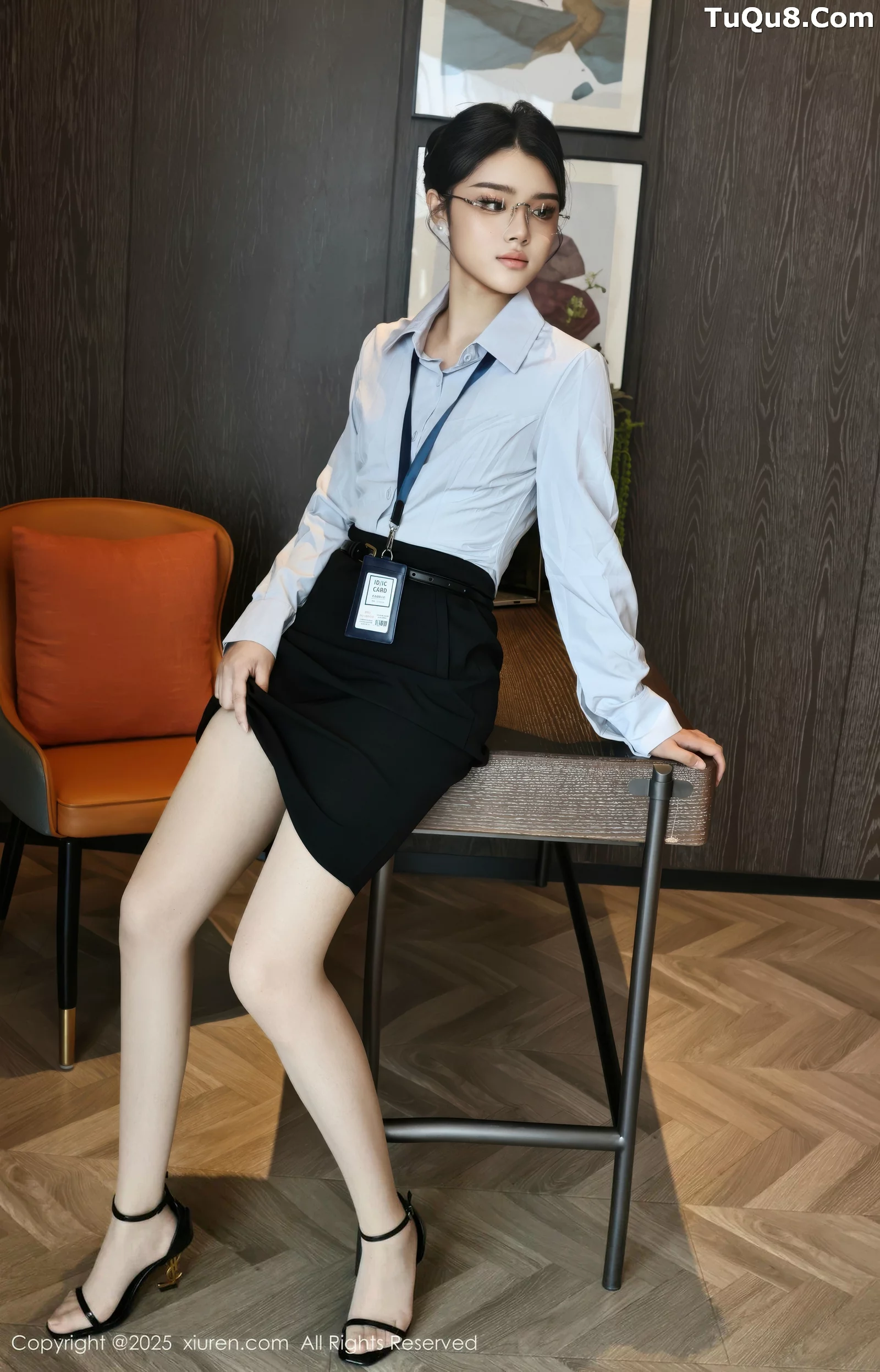 糯梨子性感蓝色衬衫配黑短裙露超薄肉丝秀曼妙身姿绝美写真 第 37 张
