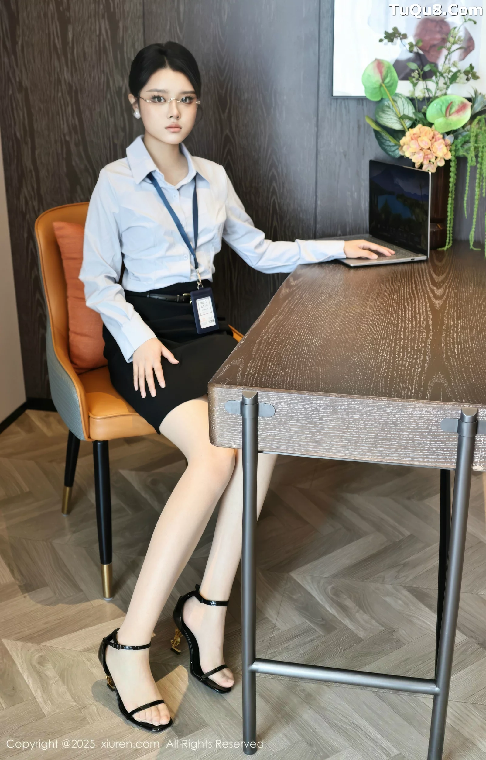 糯梨子性感蓝色衬衫配黑短裙露超薄肉丝秀曼妙身姿绝美写真 第 49 张