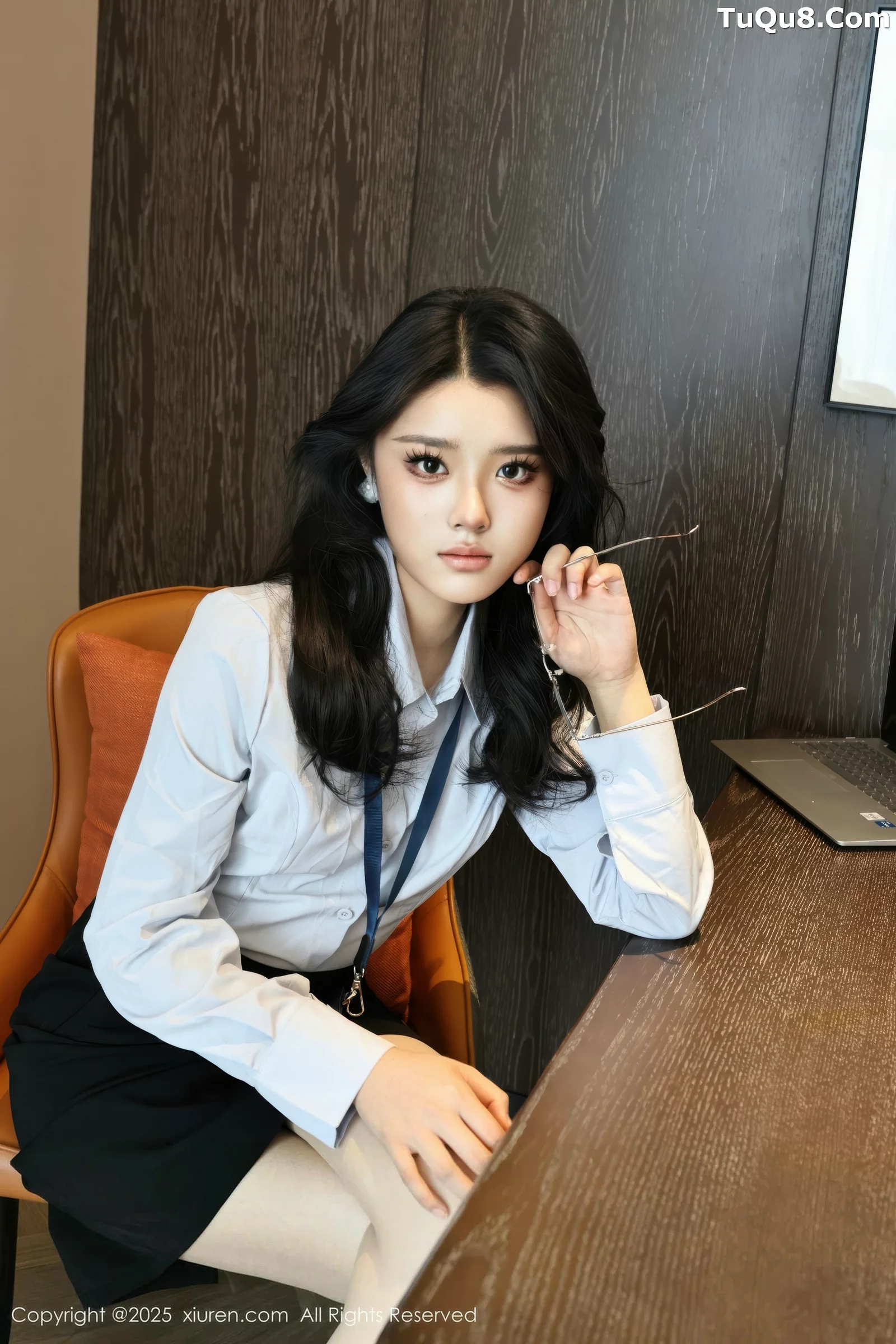 糯梨子性感蓝色衬衫配黑短裙露超薄肉丝秀曼妙身姿绝美写真 第 60 张