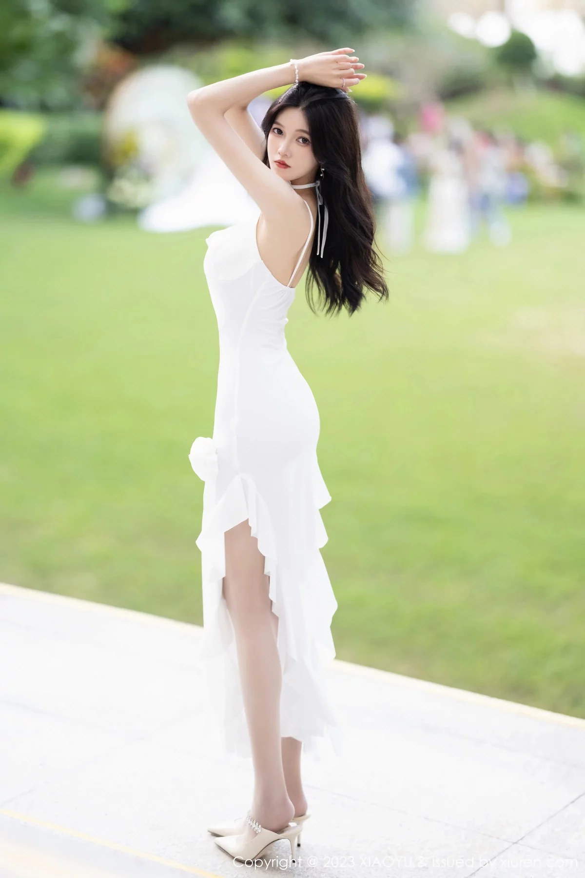 程程程白色吊带裙+性感黑色轻透情趣服秀苗条身材绝美写真 第 13 张