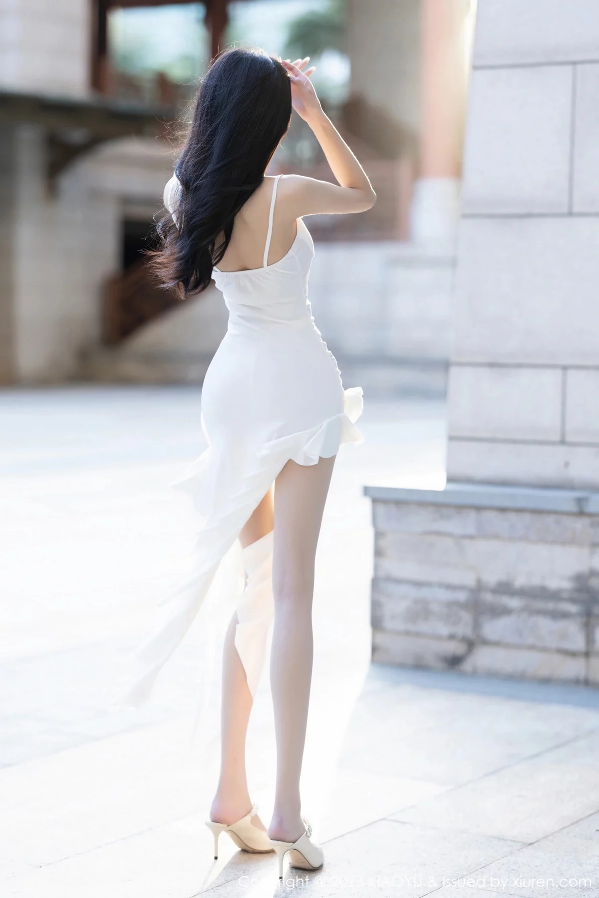 程程程白色吊带裙+性感黑色轻透情趣服秀苗条身材绝美写真 第 3 张