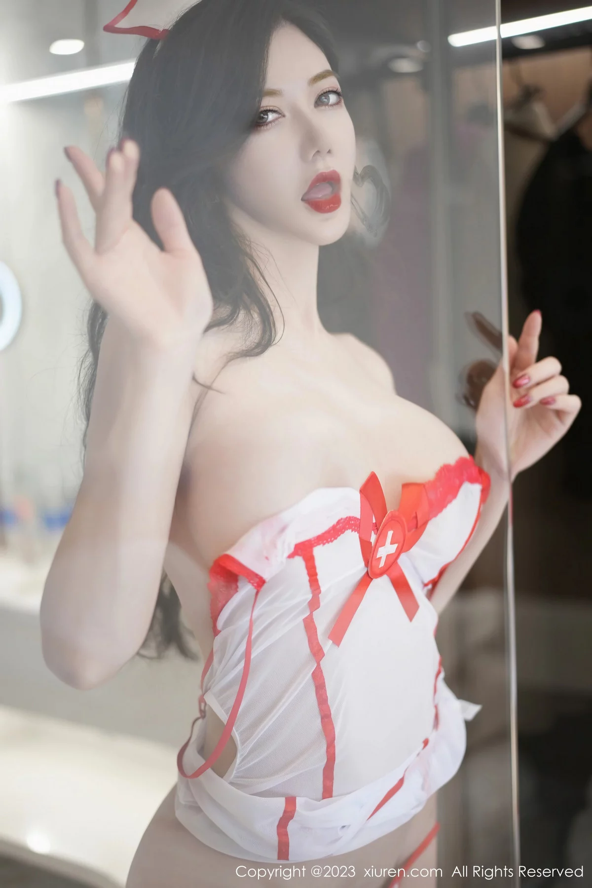 心妍小公主性感白色轻透情趣护士服秀丰满身材惹火绝美写真 第 26 张