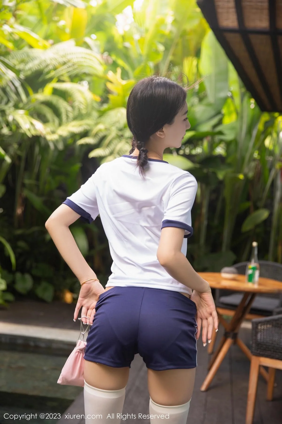 熊小诺脱性感学生制服露白色蕾丝内衣秀曼妙身姿绝美写真 第 2 张