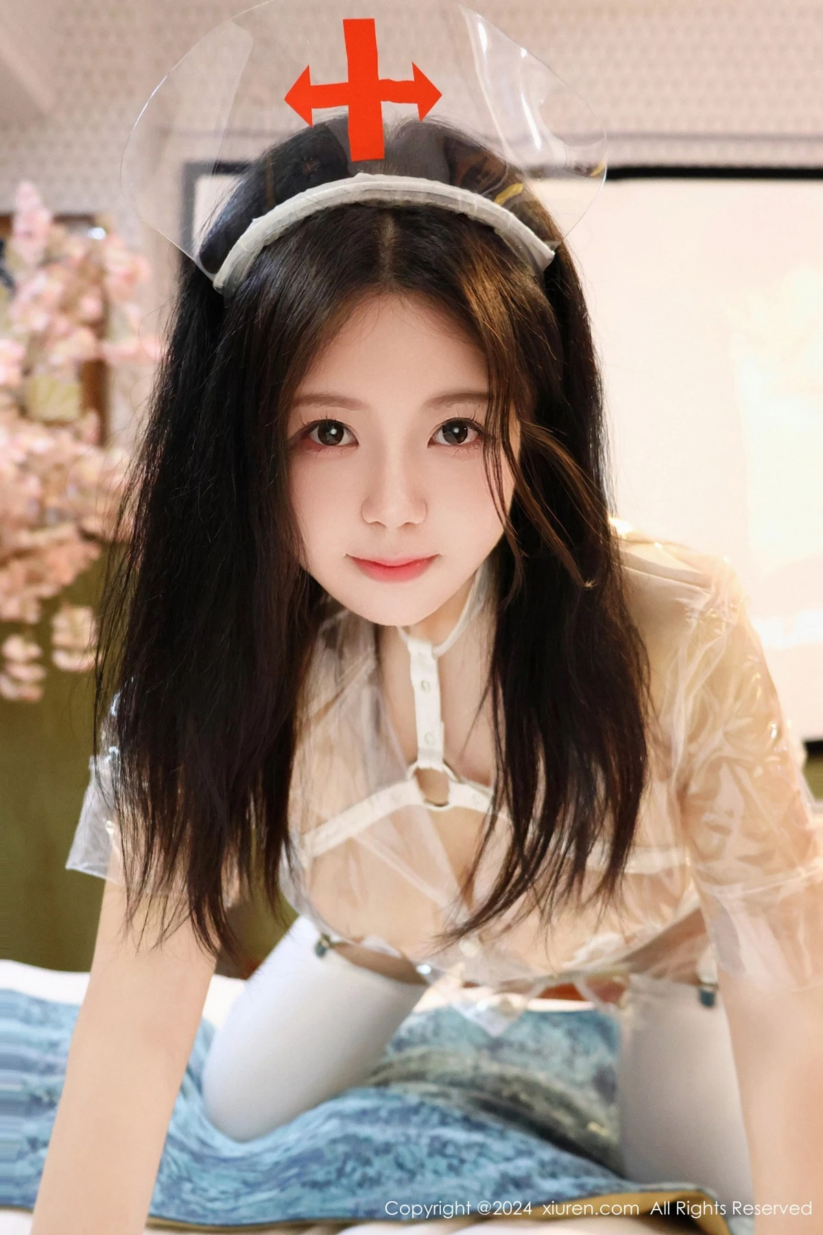 小薯条nienie性感花色睡衣+透明胶衣短裙秀惹火身材绝美写真 第 13 张